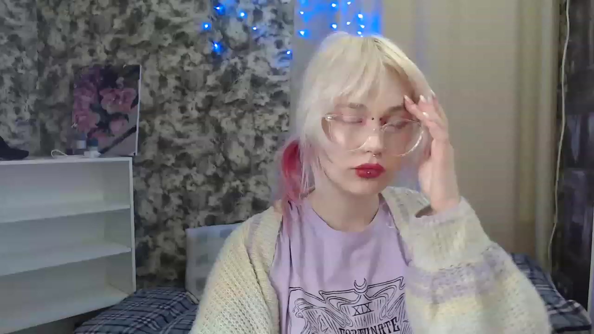 Gallery image thumbnail from Killinna's myfreecams stream on, 12/03/2022, 16:32 image 8 of 20