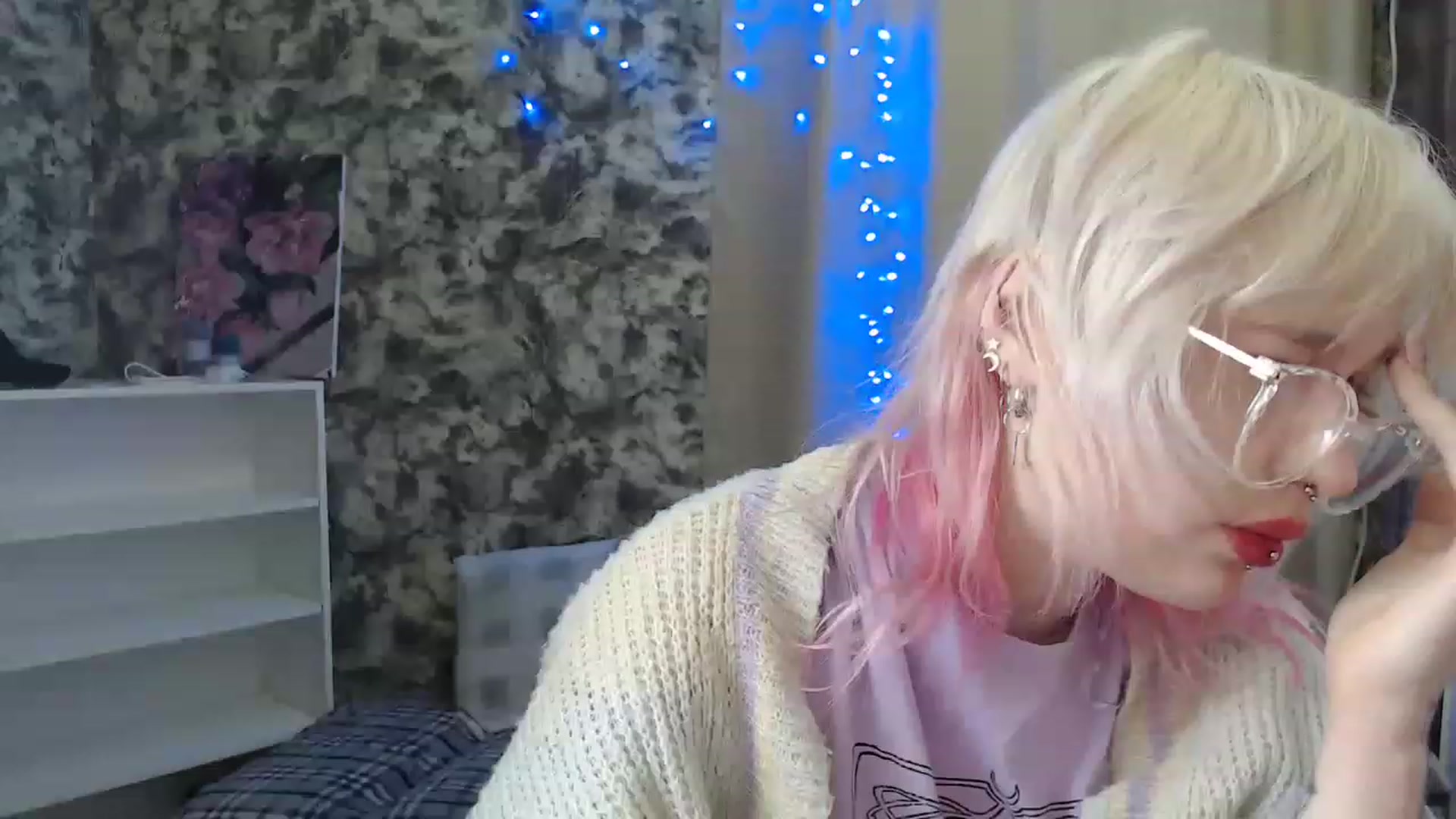 Gallery image thumbnail from Killinna's myfreecams stream on, 12/03/2022, 16:32 image 16 of 20