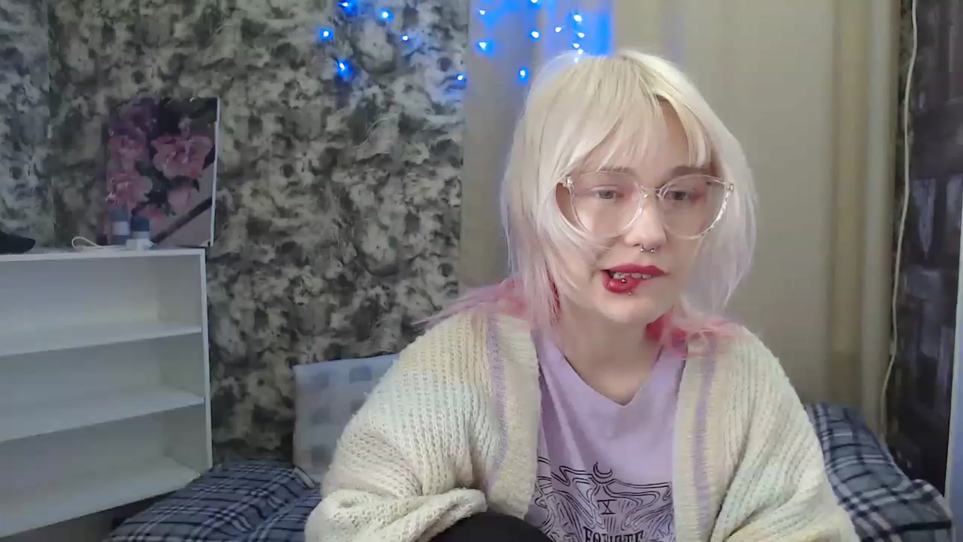 Gallery image thumbnail from Killinna's myfreecams stream on, 12/03/2022, 16:32 image 3 of 20