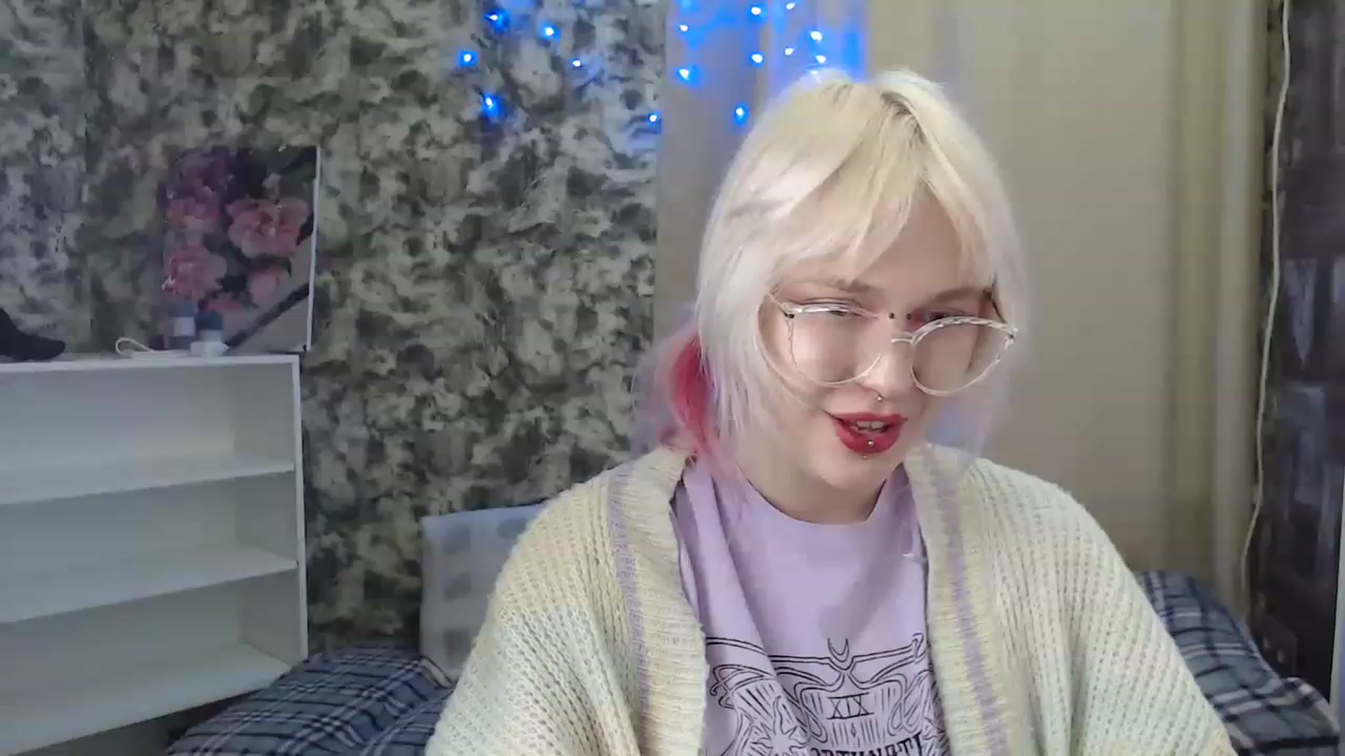 Gallery image thumbnail from Killinna's myfreecams stream on, 12/03/2022, 16:32 image 11 of 20