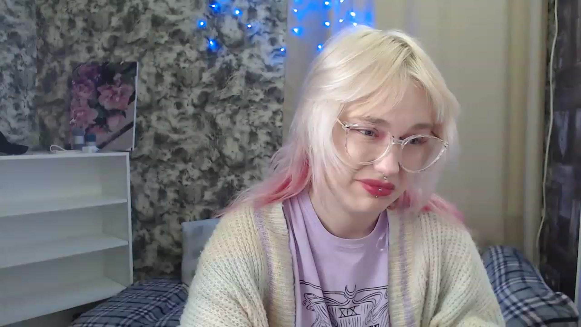 Gallery image thumbnail from Killinna's myfreecams stream on, 12/03/2022, 16:32 image 18 of 20