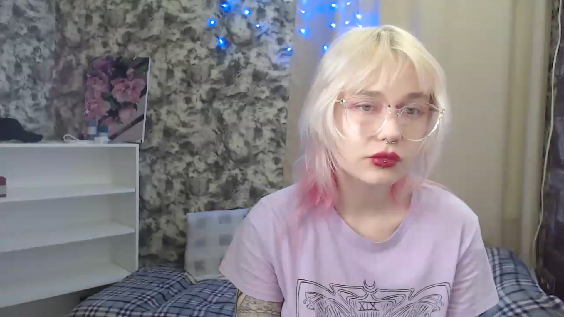 Gallery image thumbnail from Killinna's myfreecams stream on, 12/03/2022, 16:32 image 1 of 20