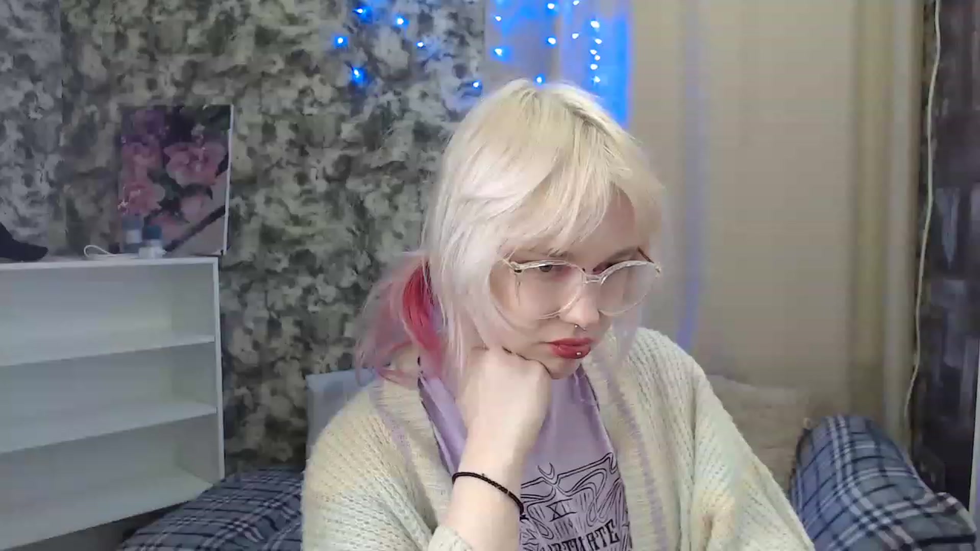 Gallery image thumbnail from Killinna's myfreecams stream on, 12/03/2022, 16:32 image 14 of 20