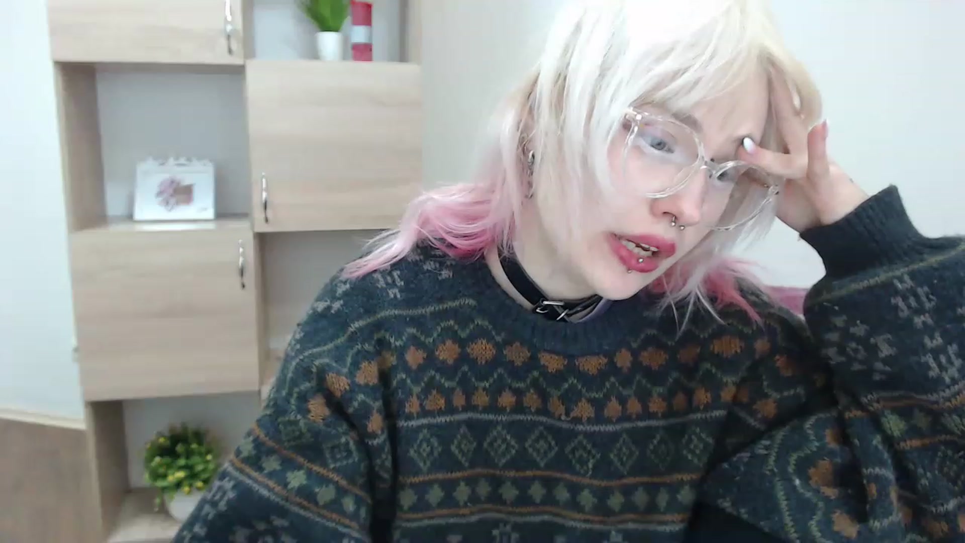 Gallery image thumbnail from Killinna's myfreecams stream on, 12/04/2022, 15:30 image 12 of 20