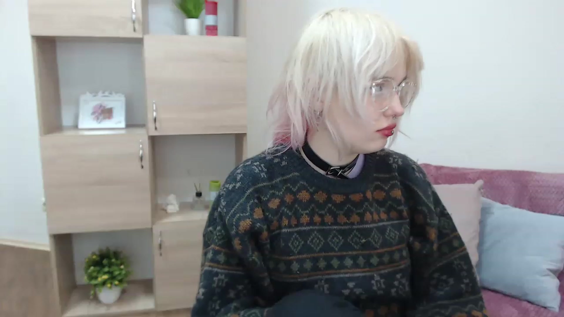 Gallery image thumbnail from Killinna's myfreecams stream on, 12/04/2022, 15:30 image 11 of 20