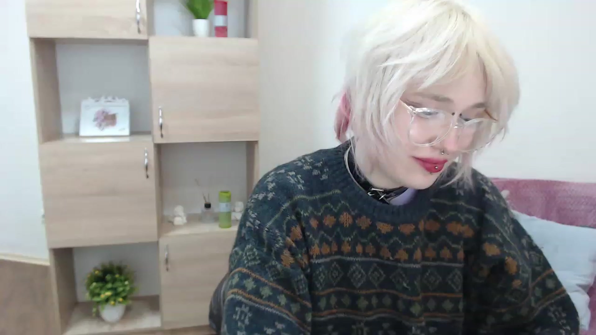 Gallery image thumbnail from Killinna's myfreecams stream on, 12/04/2022, 15:30 image 8 of 20