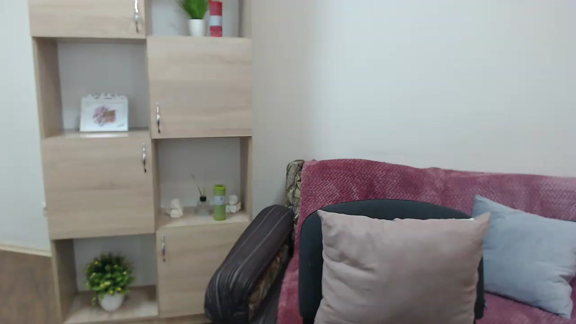 Gallery image thumbnail from Killinna's myfreecams stream on, 12/04/2022, 15:30 image 16 of 20