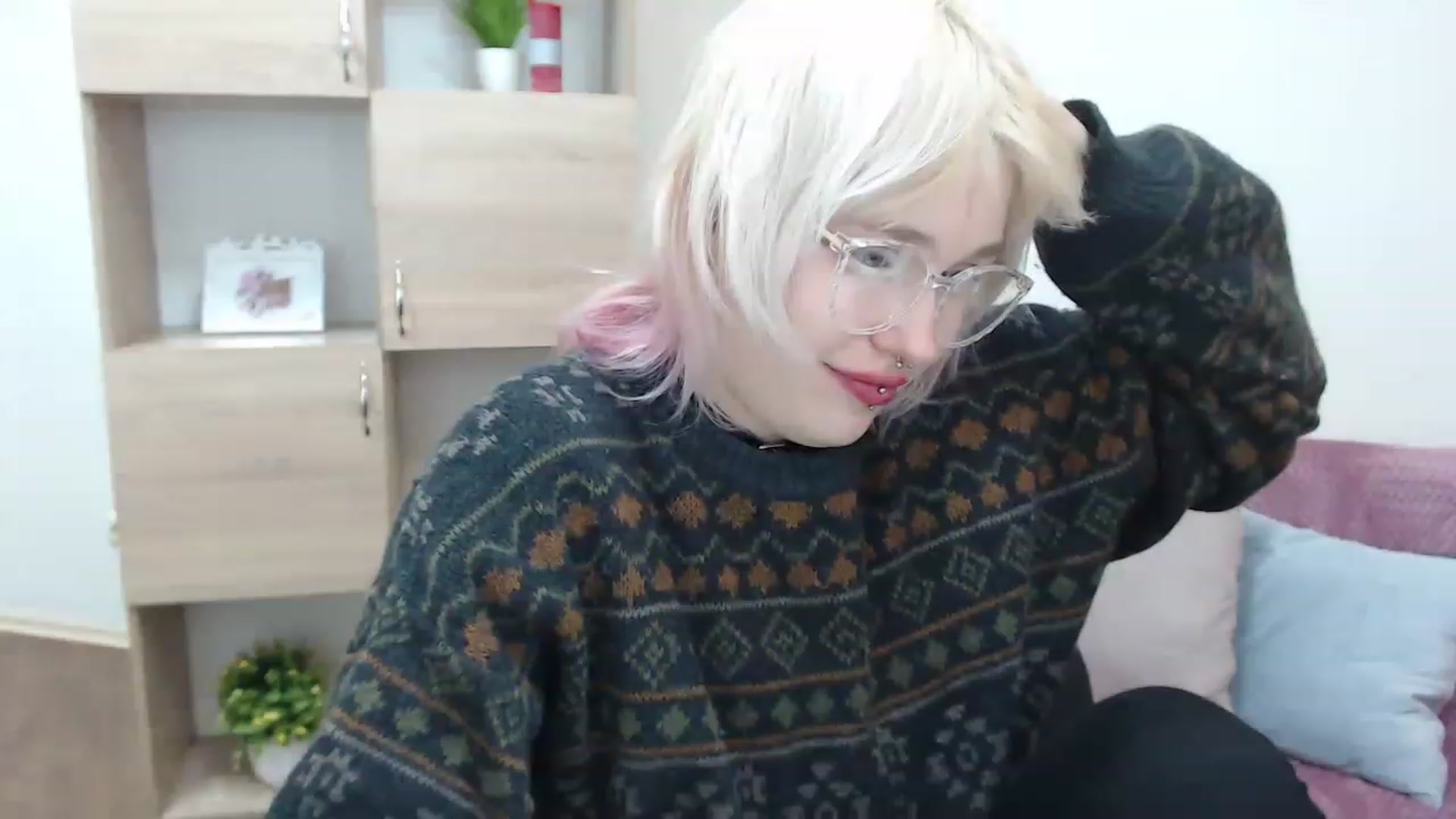 Gallery image thumbnail from Killinna's myfreecams stream on, 12/04/2022, 15:30 image 14 of 20