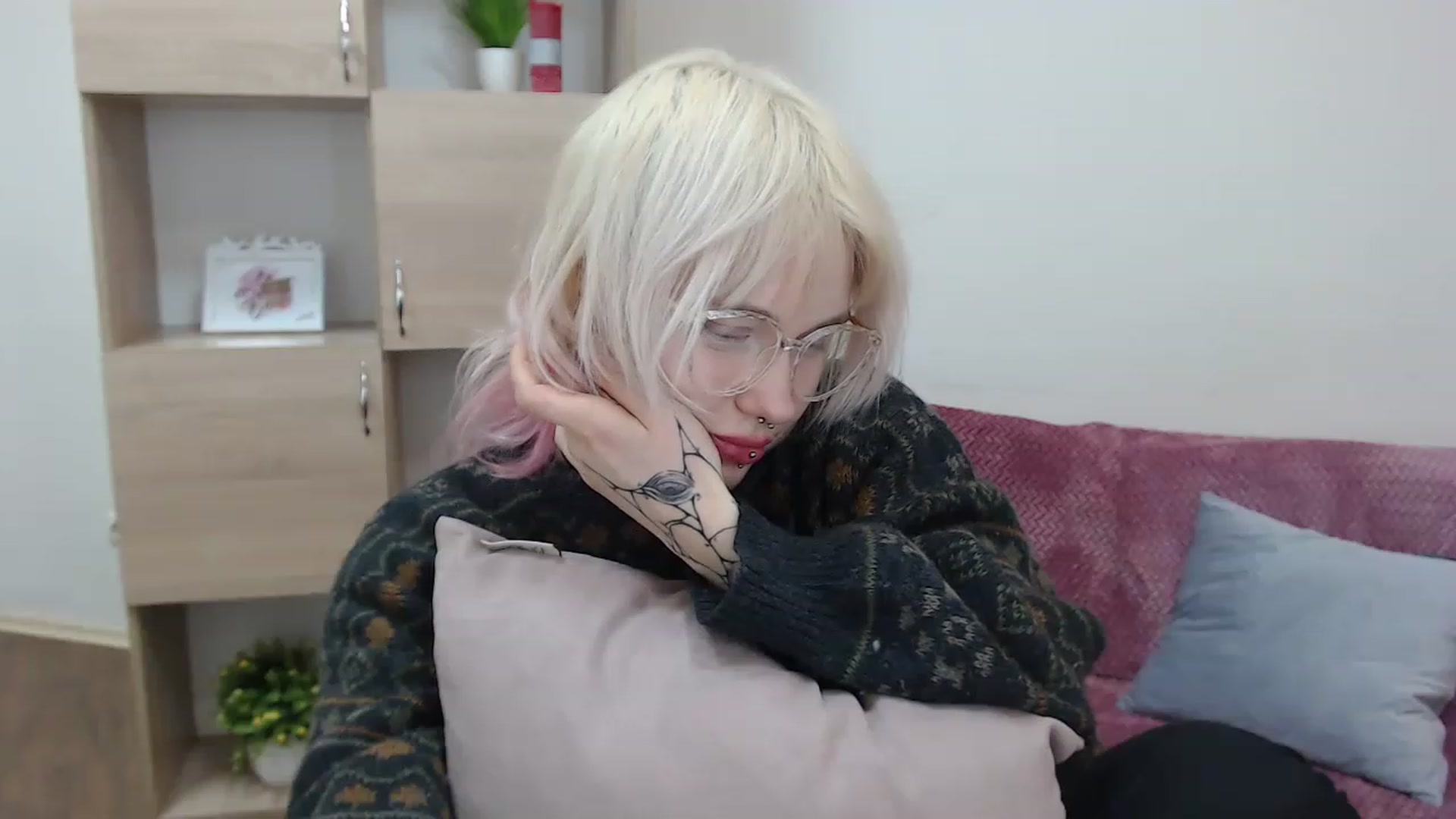 Gallery image thumbnail from Killinna's myfreecams stream on, 12/04/2022, 15:30 image 20 of 20