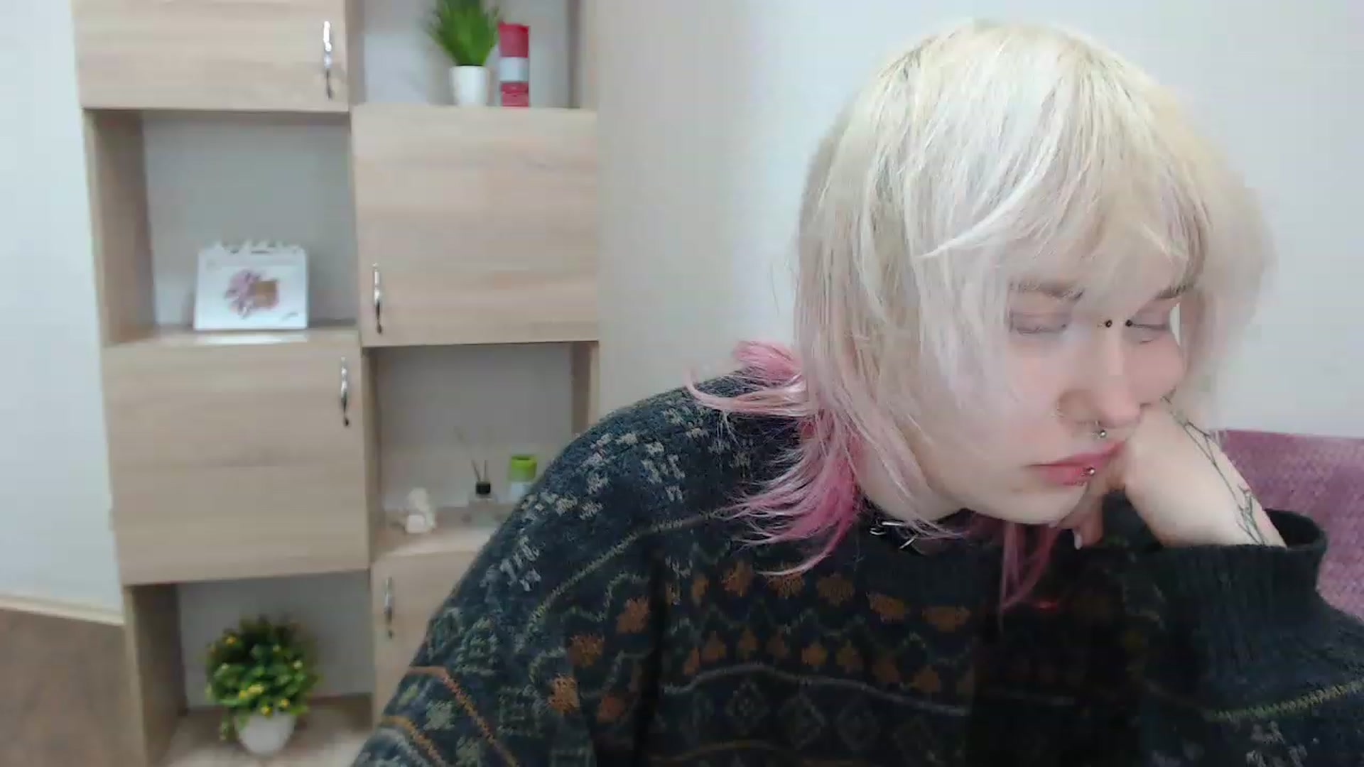 Gallery image thumbnail from Killinna's myfreecams stream on, 12/04/2022, 16:52 image 20 of 20