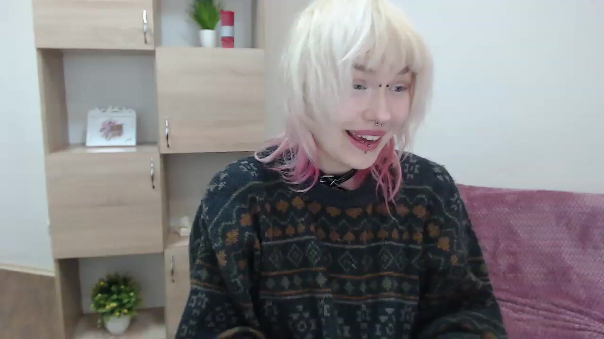 Gallery image thumbnail from Killinna's myfreecams stream on, 12/04/2022, 17:31 image 2 of 20
