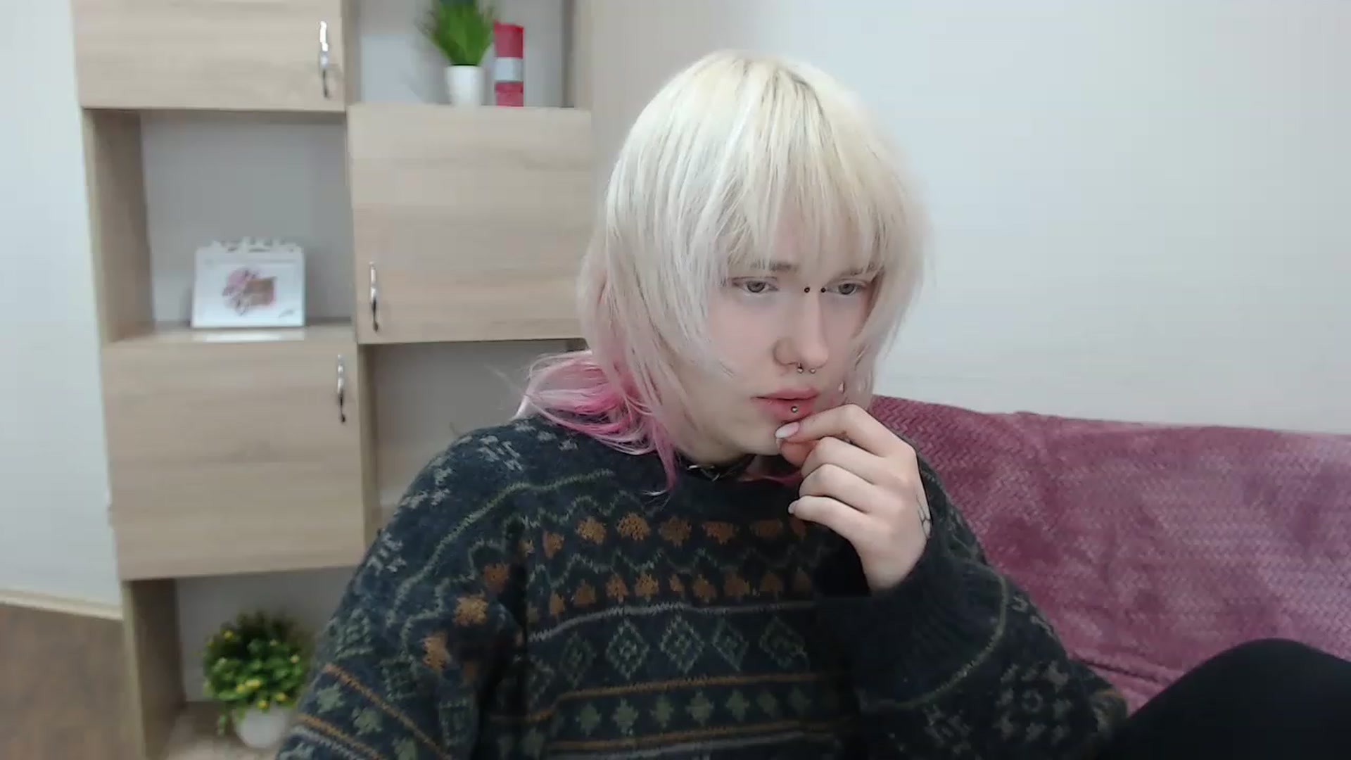 Gallery image thumbnail from Killinna's myfreecams stream on, 12/04/2022, 17:31 image 9 of 20