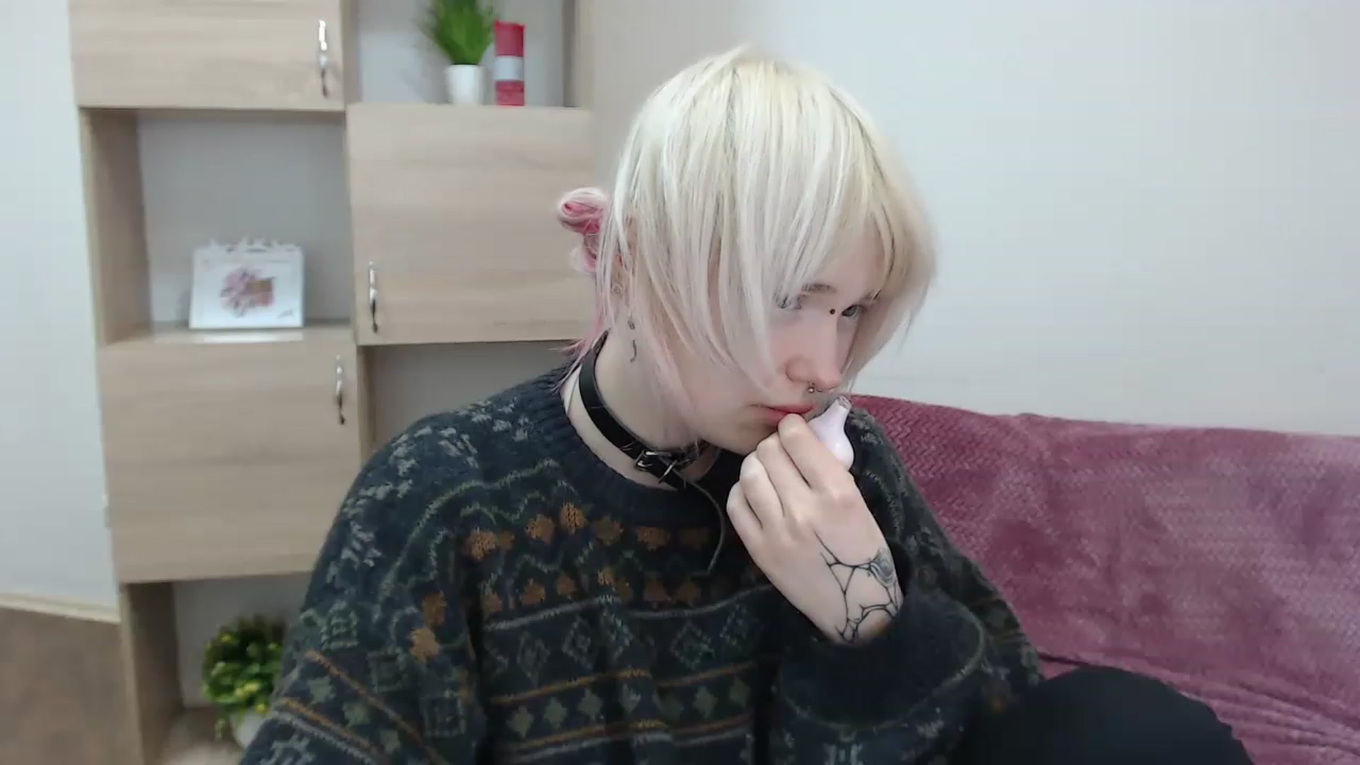 Gallery image thumbnail from Killinna's myfreecams stream on, 12/04/2022, 17:31 image 18 of 20