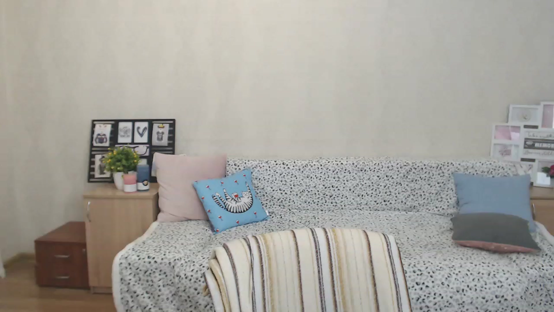 Gallery image thumbnail from Killinna's myfreecams stream on, 12/07/2022, 15:46 image 8 of 20