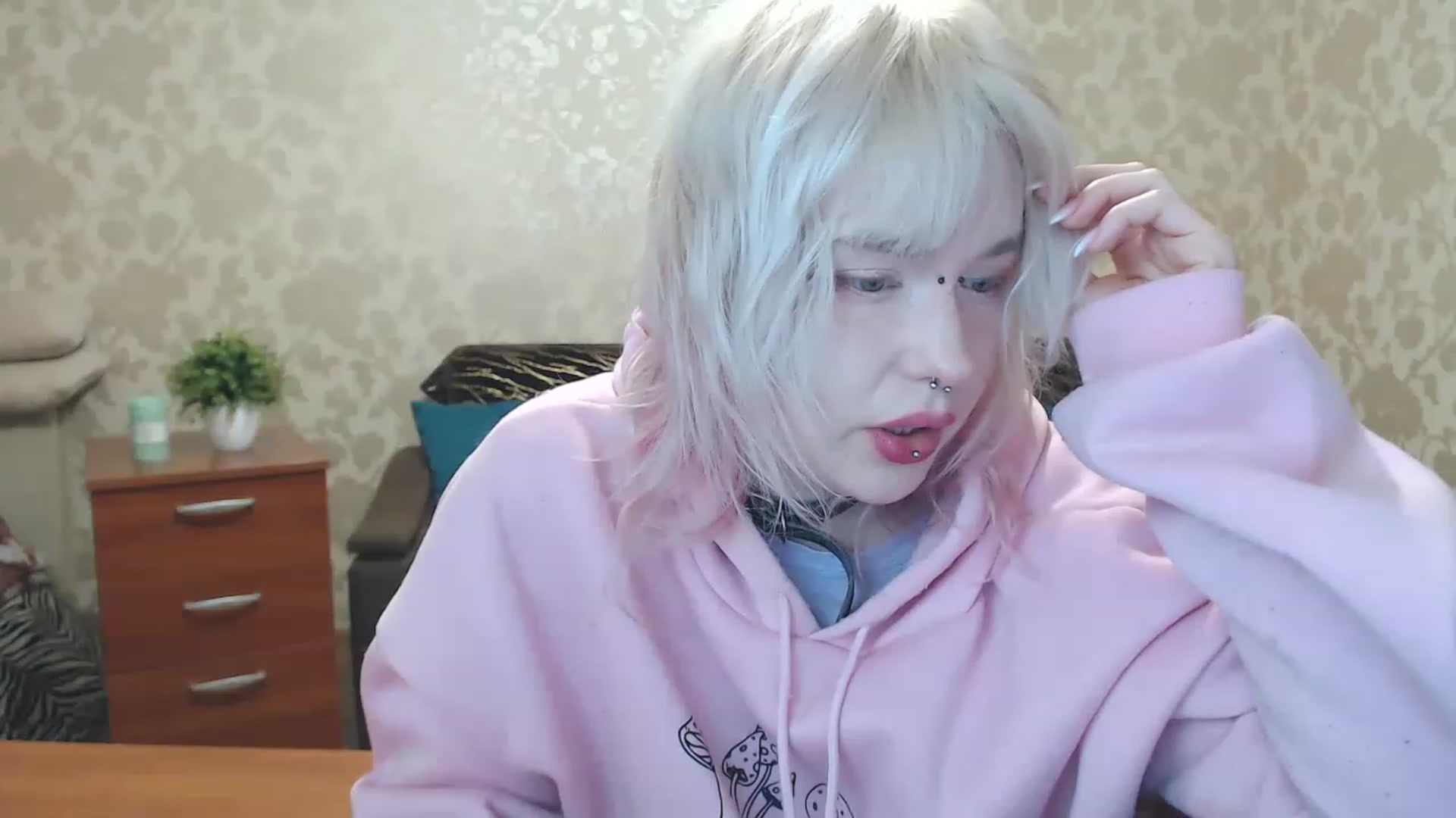 Gallery image thumbnail from Killinna's myfreecams stream on, 12/08/2022, 15:08 image 2 of 20