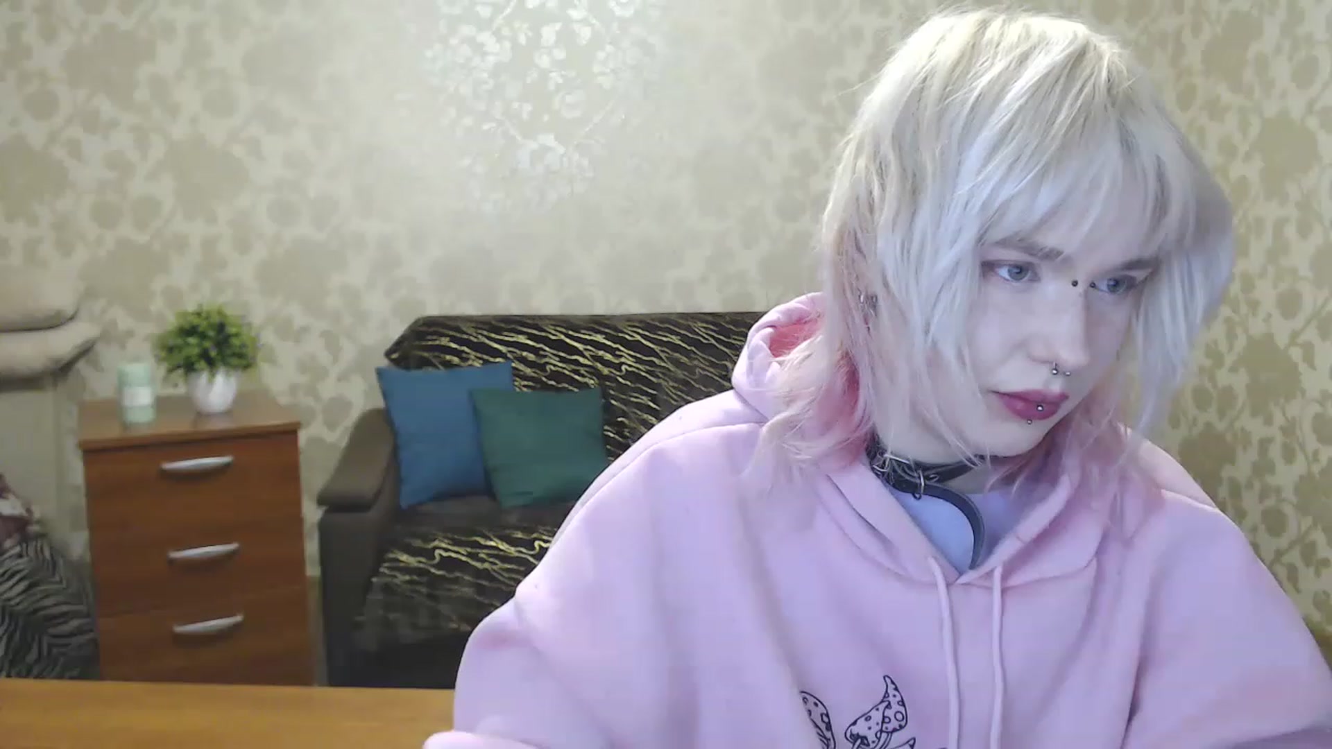 Gallery image thumbnail from Killinna's myfreecams stream on, 12/08/2022, 15:08 image 8 of 20
