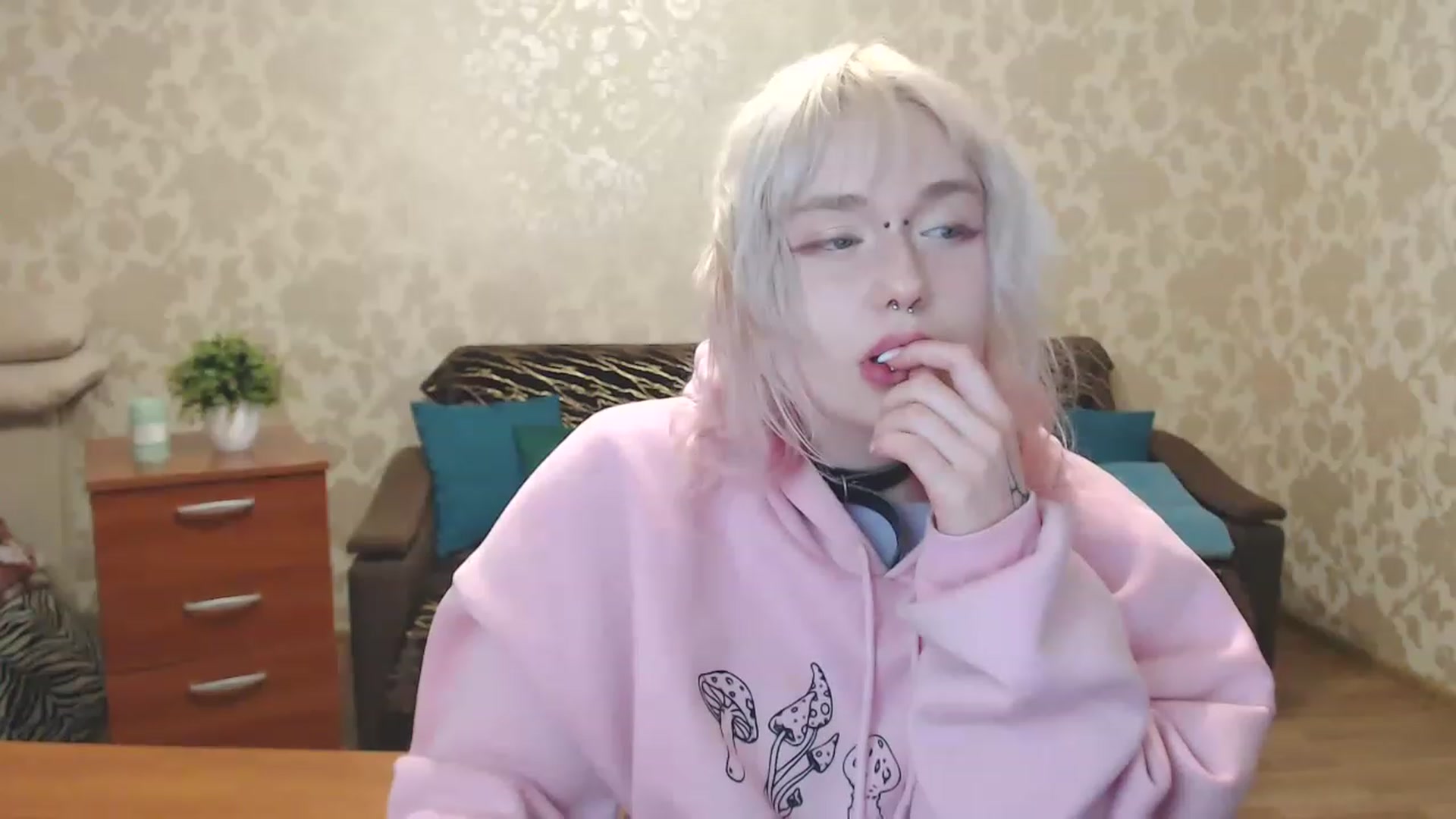 Gallery image thumbnail from Killinna's myfreecams stream on, 12/08/2022, 15:08 image 15 of 20