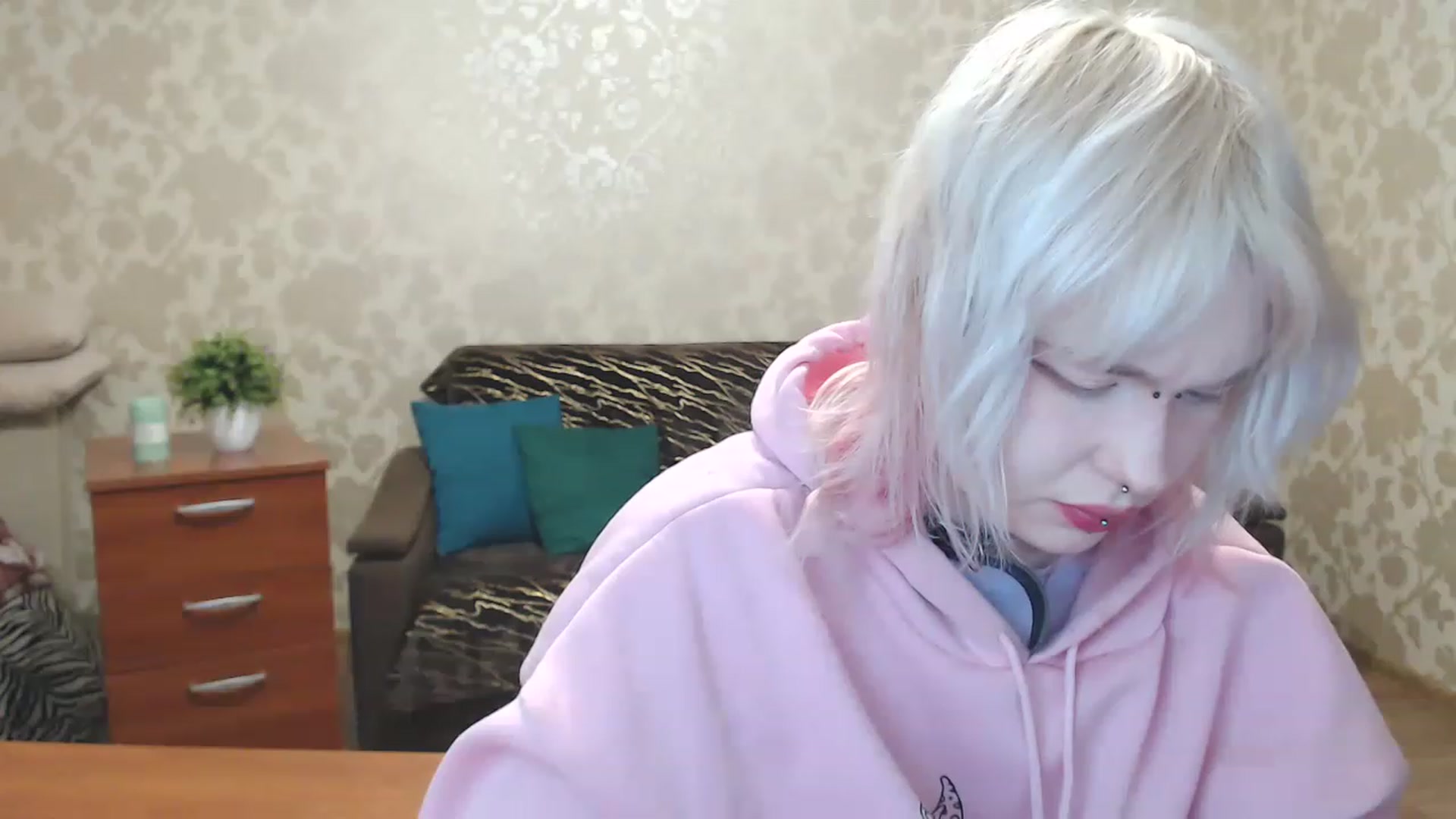 Gallery image thumbnail from Killinna's myfreecams stream on, 12/08/2022, 15:08 image 4 of 20