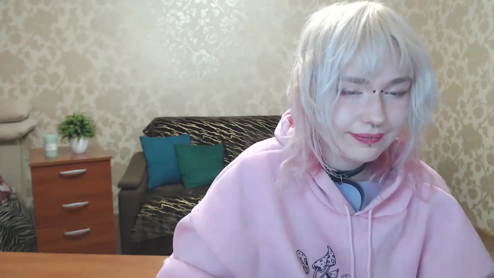 Gallery image thumbnail from Killinna's myfreecams stream on, 12/08/2022, 15:08 image 7 of 20