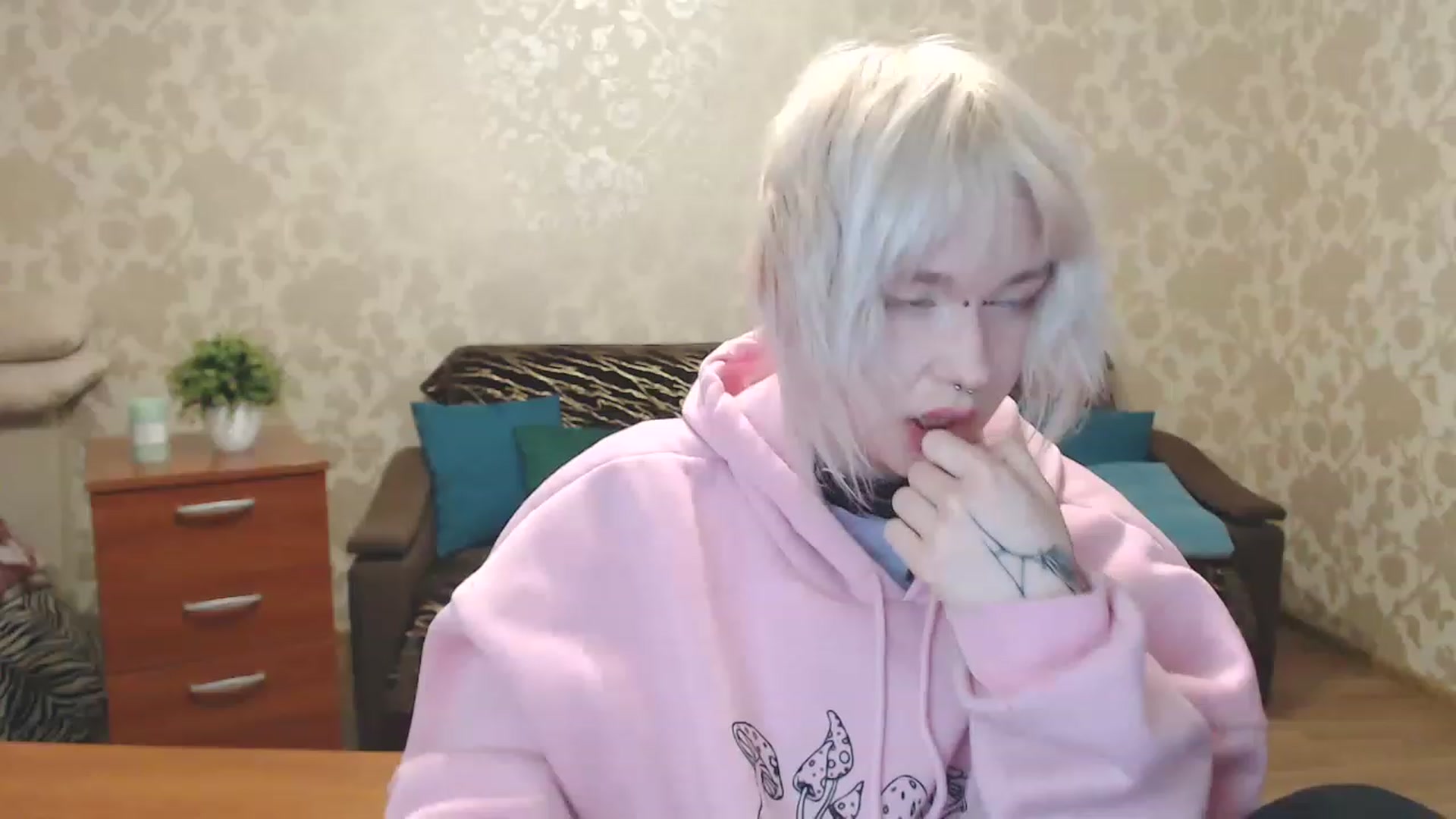 Gallery image thumbnail from Killinna's myfreecams stream on, 12/08/2022, 15:08 image 16 of 20