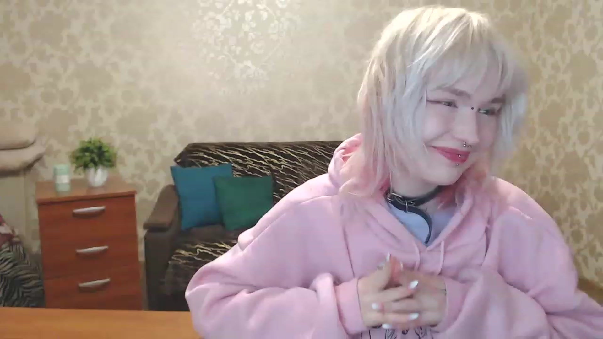 Gallery image thumbnail from Killinna's myfreecams stream on, 12/08/2022, 15:08 image 9 of 20