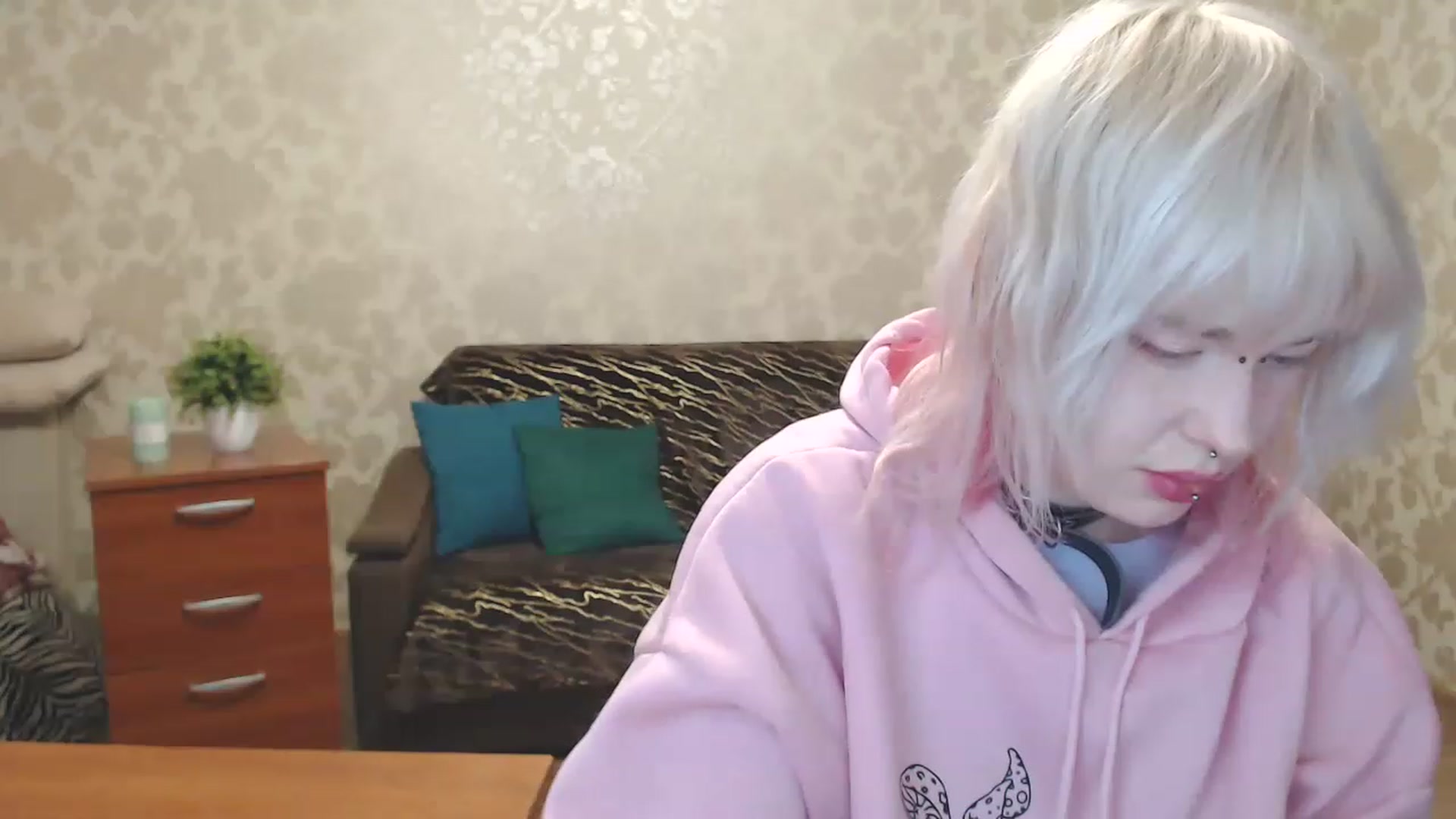 Gallery image thumbnail from Killinna's myfreecams stream on, 12/08/2022, 15:08 image 10 of 20