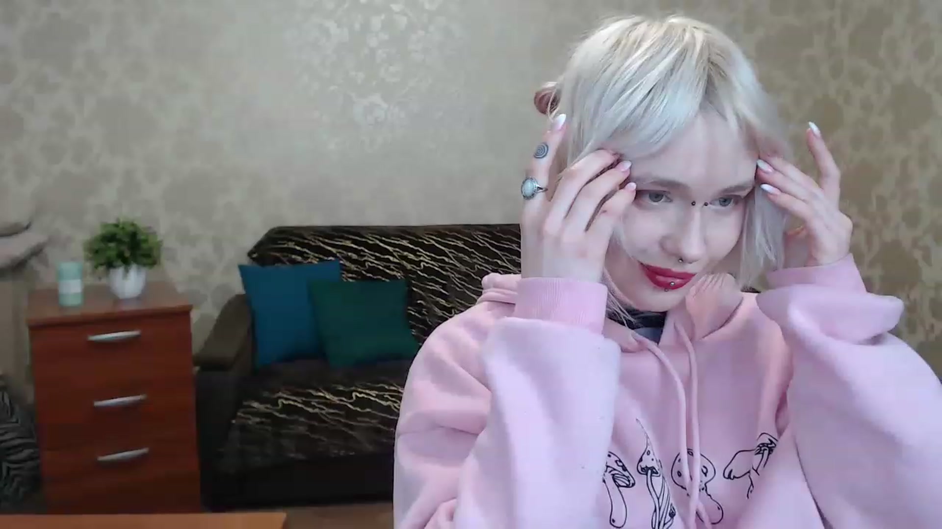 Gallery image thumbnail from Killinna's myfreecams stream on, 12/08/2022, 16:30 image 5 of 20