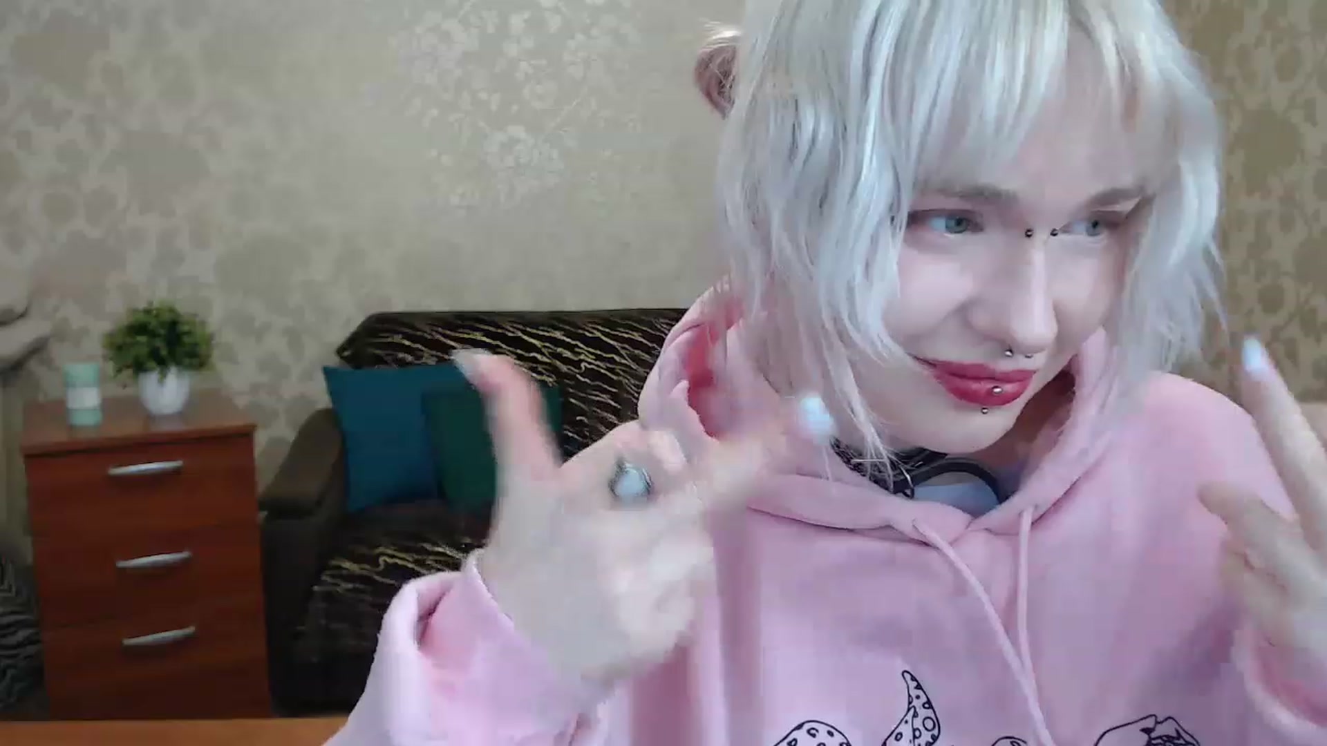 Gallery image thumbnail from Killinna's myfreecams stream on, 12/08/2022, 16:30 image 13 of 20