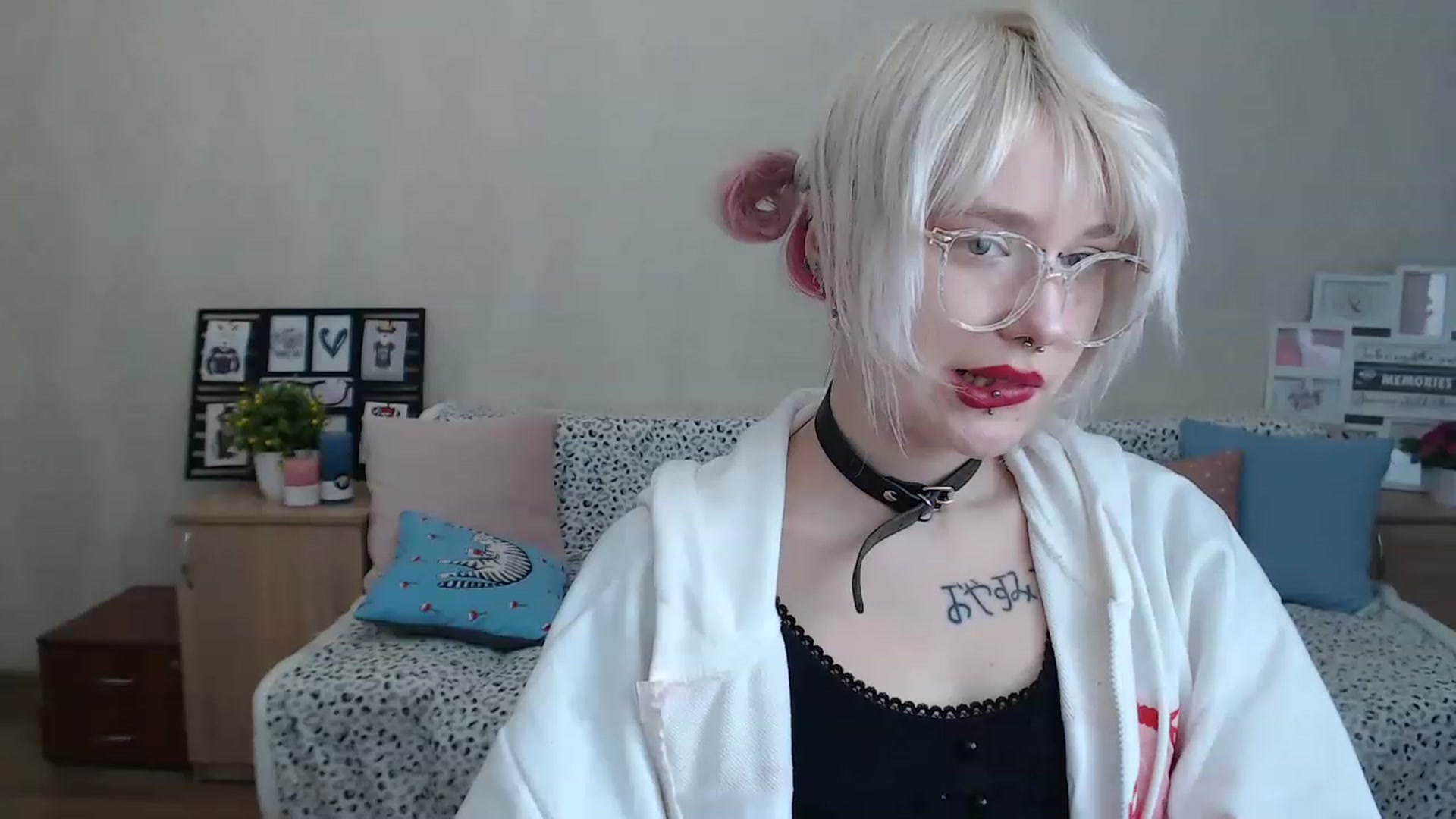 Gallery image thumbnail from Killinna's myfreecams stream on, 12/10/2022, 13:23 image 14 of 20