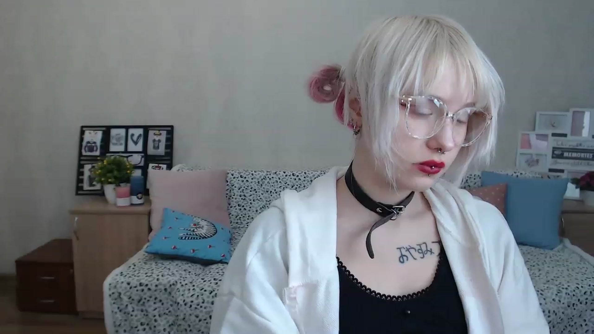 Gallery image thumbnail from Killinna's myfreecams stream on, 12/10/2022, 13:23 image 16 of 20