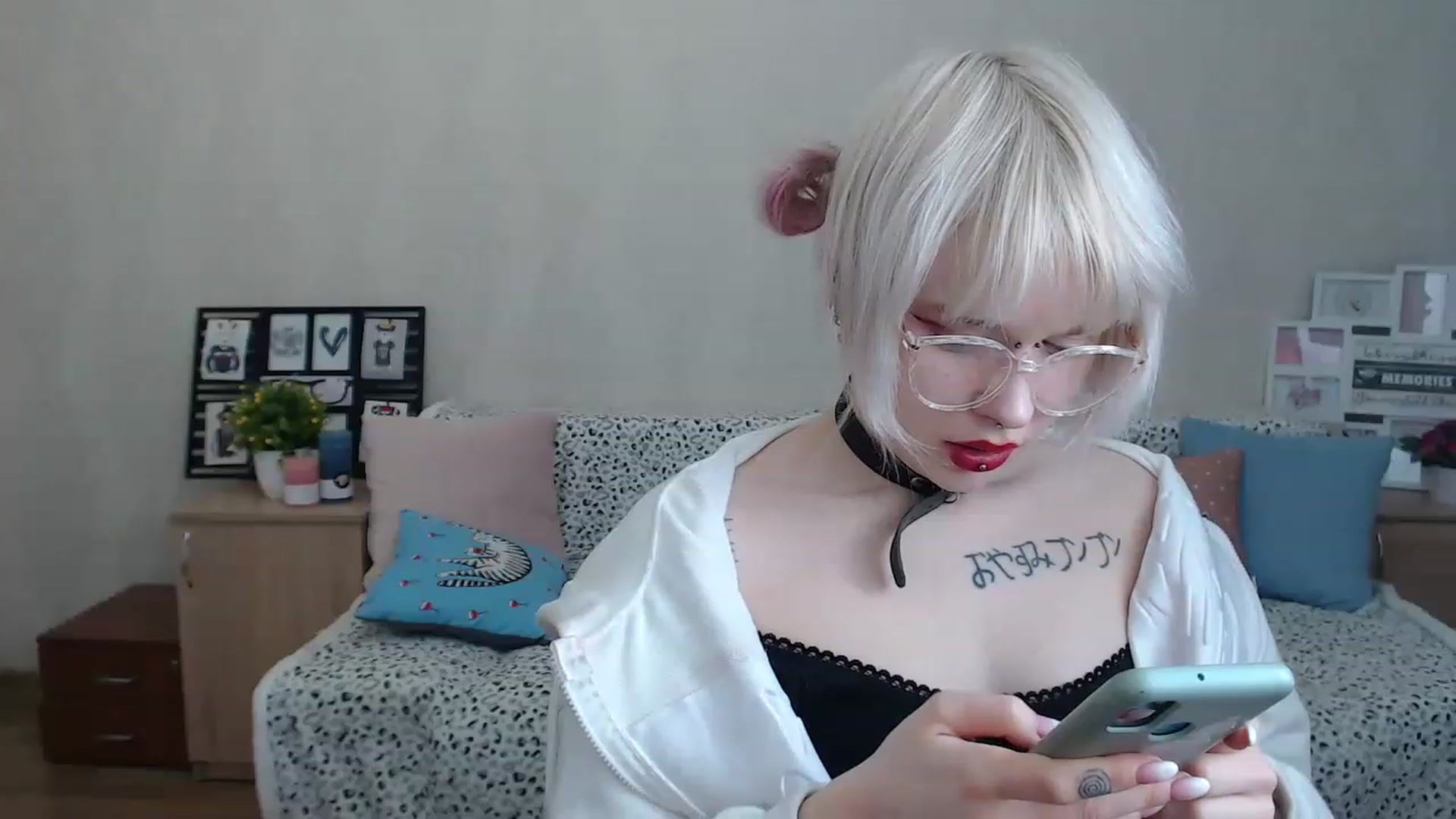 Gallery image thumbnail from Killinna's myfreecams stream on, 12/10/2022, 13:23 image 4 of 20