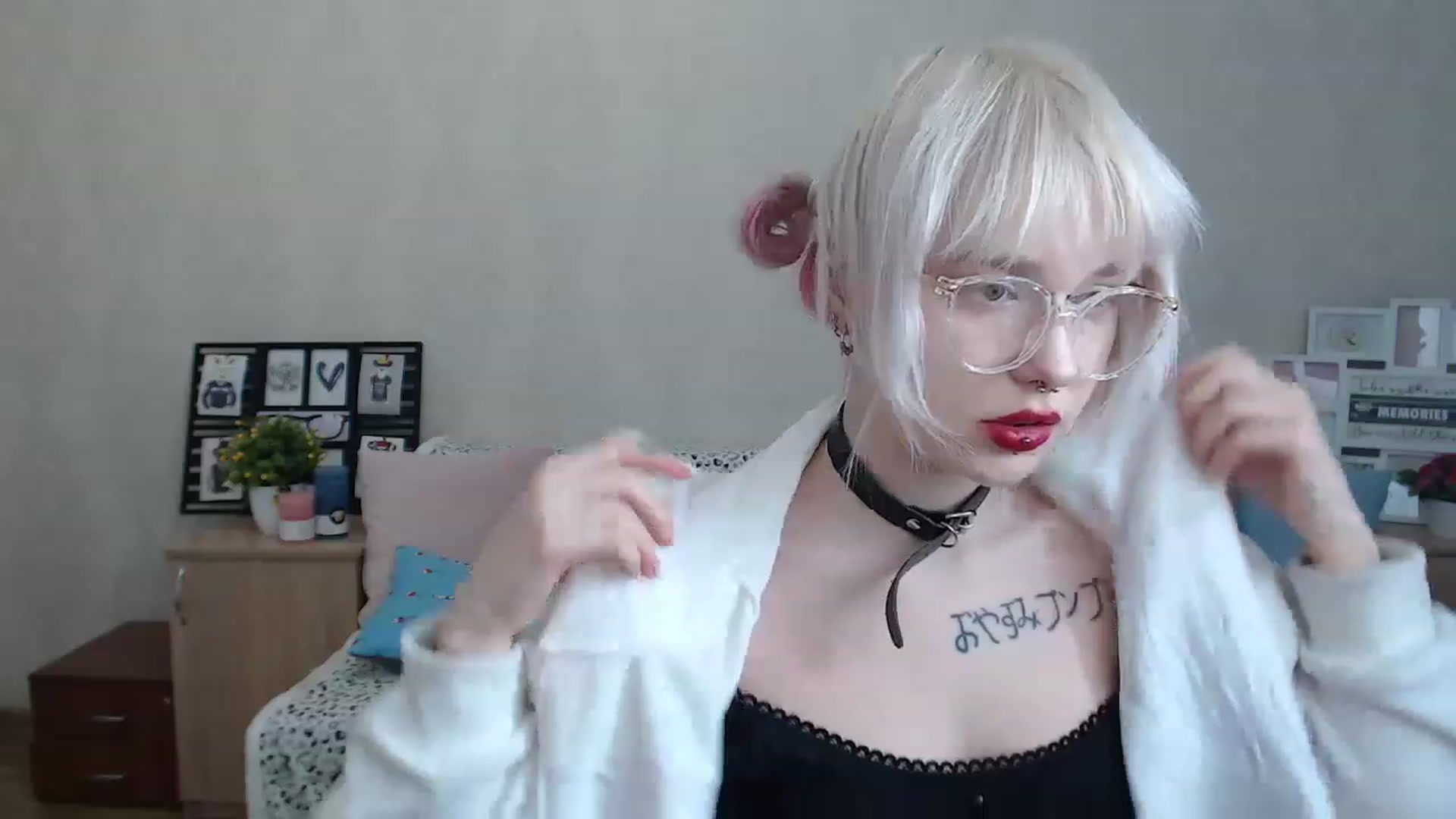 Gallery image thumbnail from Killinna's myfreecams stream on, 12/10/2022, 13:23 image 3 of 20