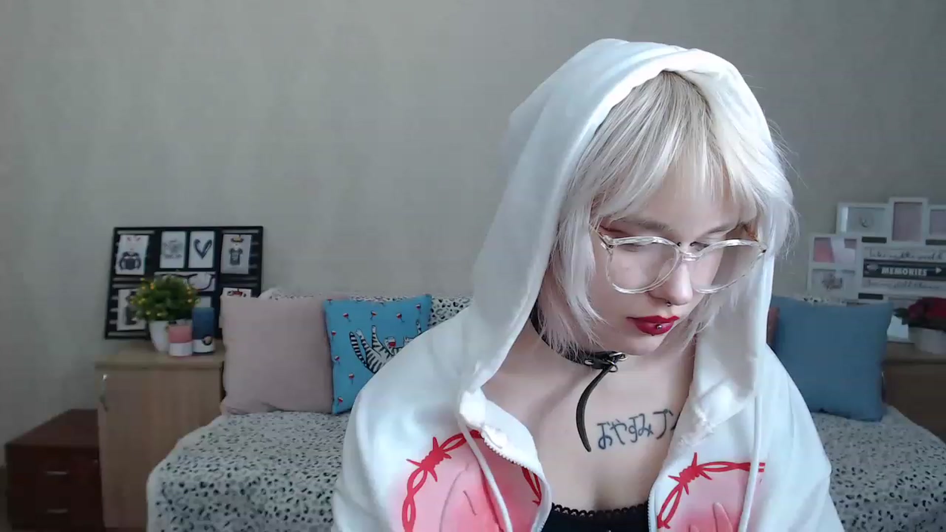 Gallery image thumbnail from Killinna's myfreecams stream on, 12/10/2022, 14:31 image 14 of 20