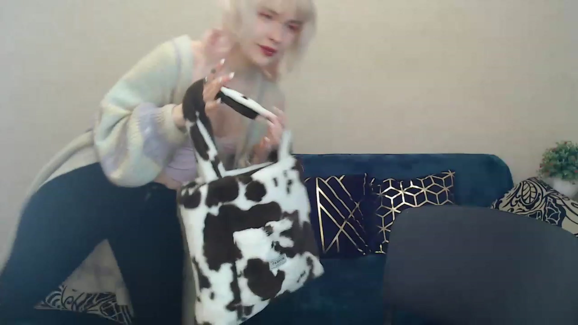 Gallery image thumbnail from Killinna's myfreecams stream on, 12/11/2022, 14:47 image 6 of 20