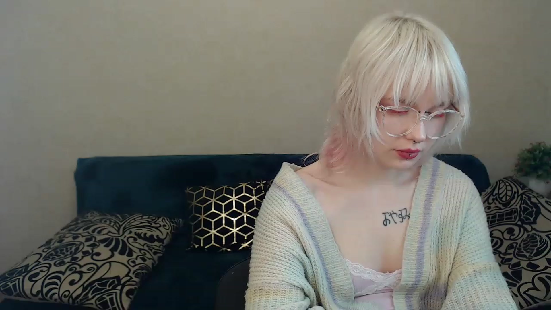 Gallery image thumbnail from Killinna's myfreecams stream on, 12/11/2022, 14:47 image 14 of 20