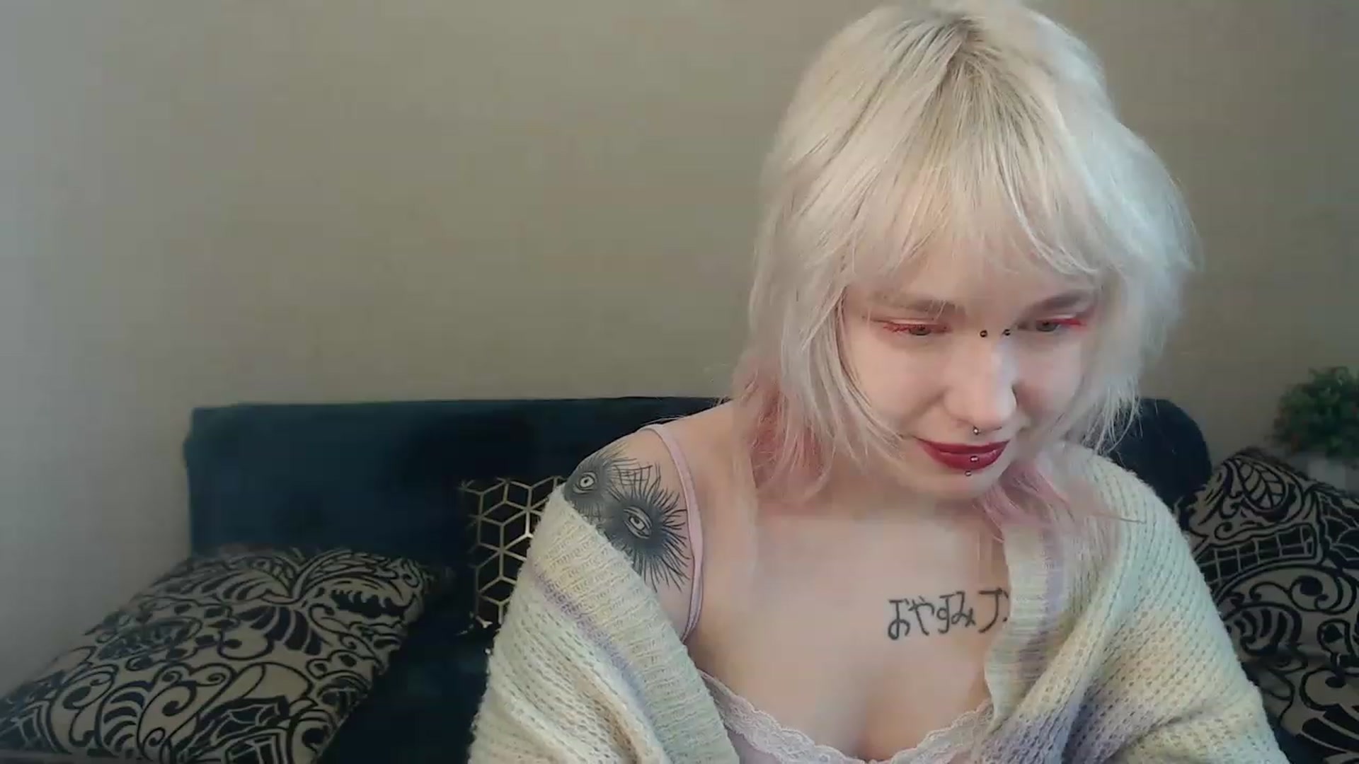 Gallery image thumbnail from Killinna's myfreecams stream on, 12/11/2022, 17:32 image 16 of 20