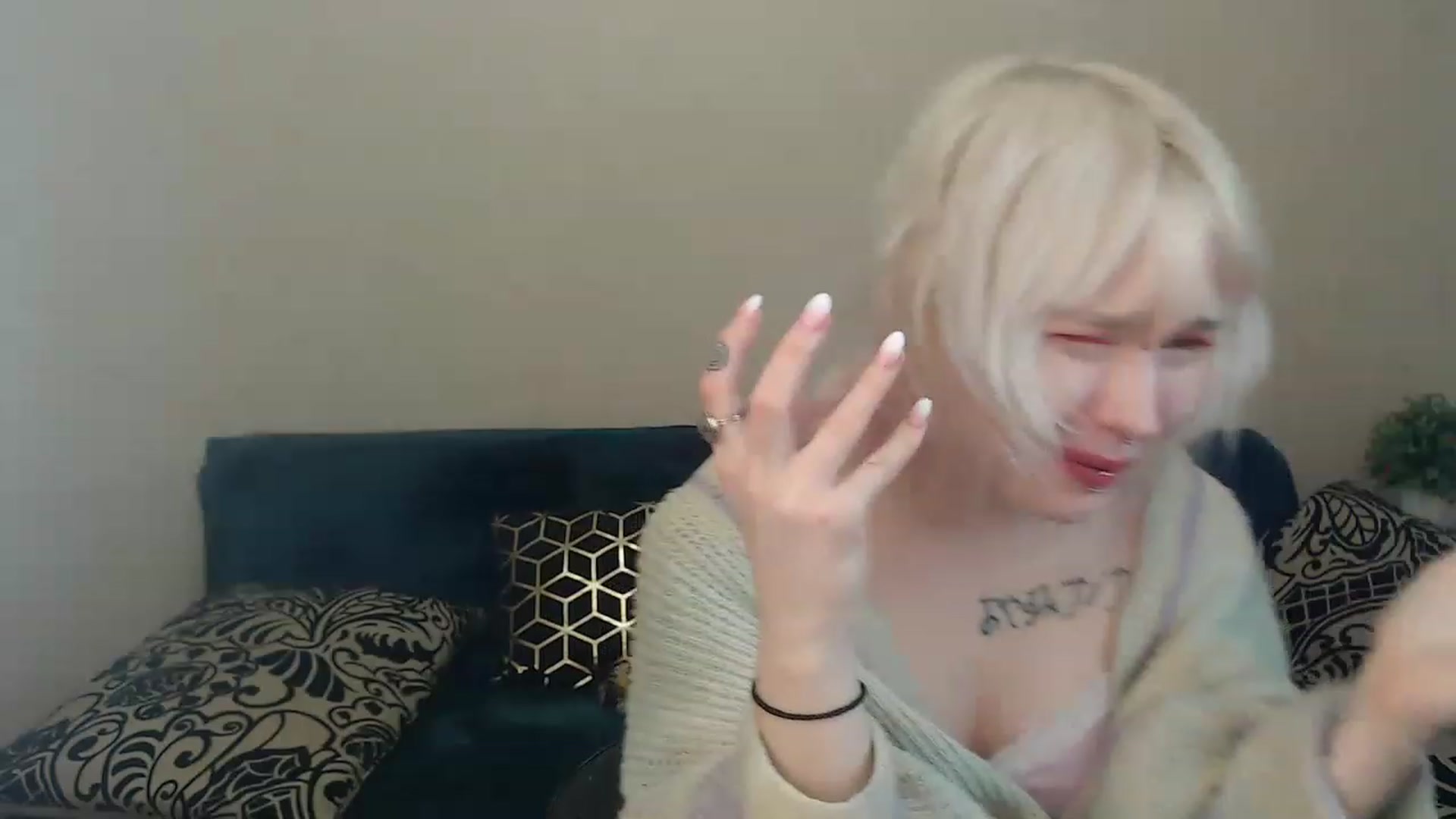 Gallery image thumbnail from Killinna's myfreecams stream on, 12/11/2022, 17:32 image 13 of 20