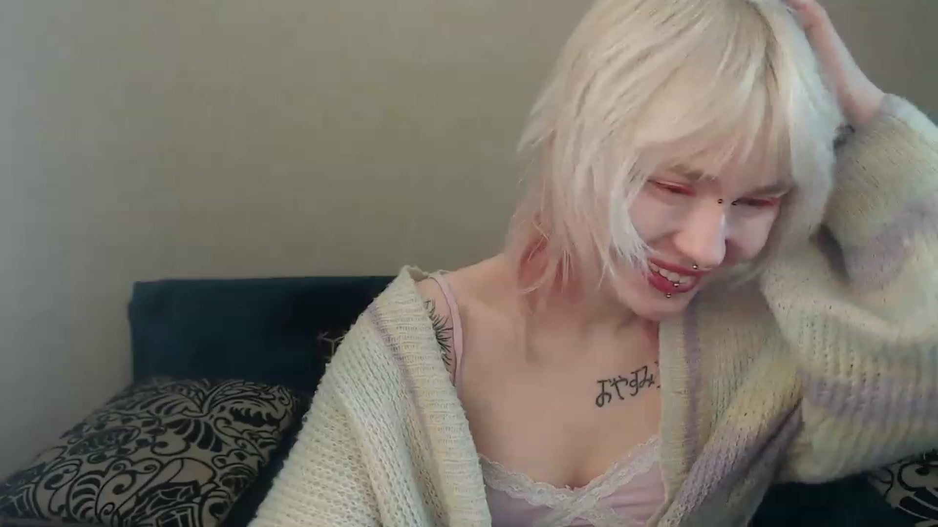 Gallery image thumbnail from Killinna's myfreecams stream on, 12/11/2022, 17:32 image 10 of 20