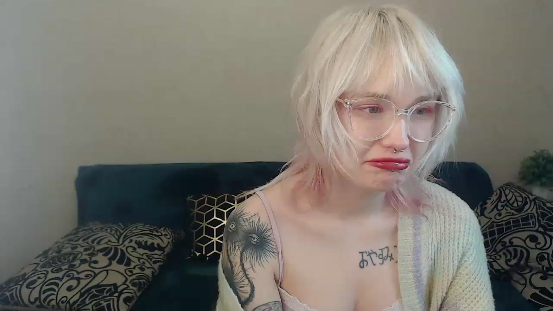 Gallery image thumbnail from Killinna's myfreecams stream on, 12/11/2022, 17:32 image 17 of 20