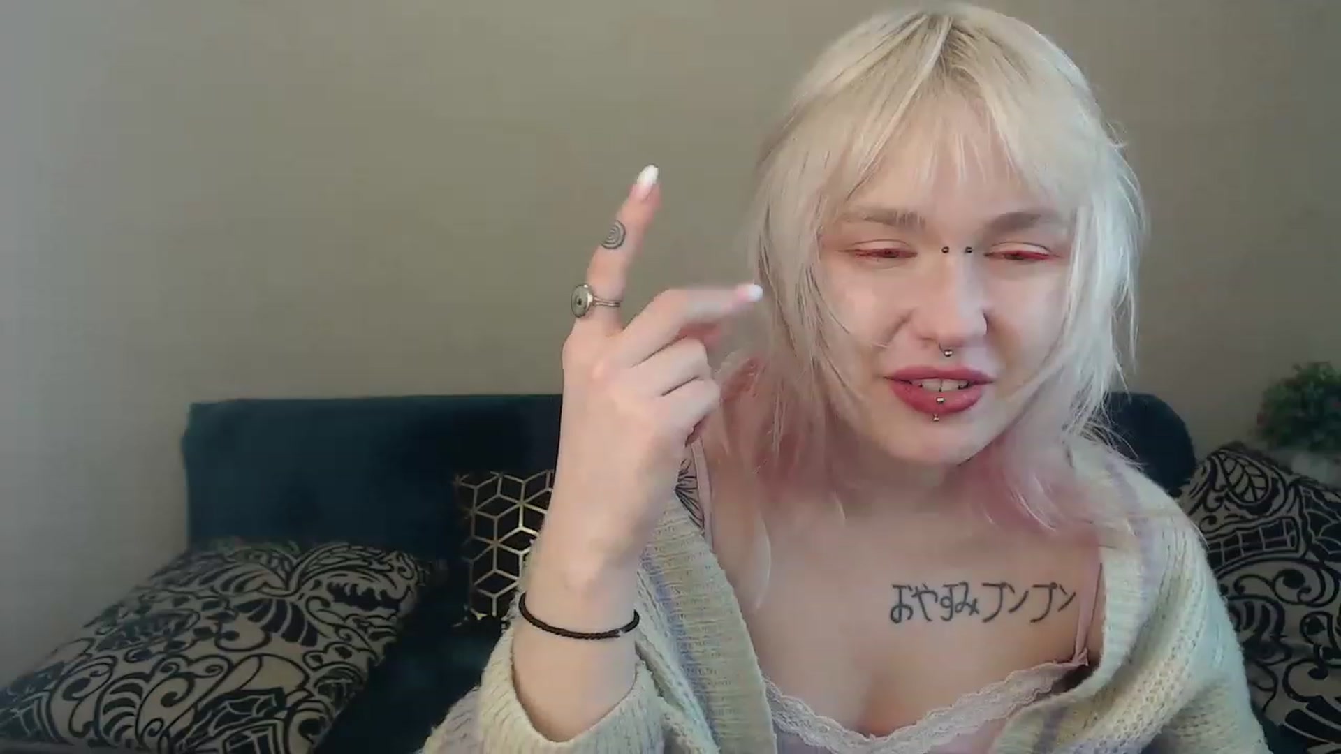 Gallery image thumbnail from Killinna's myfreecams stream on, 12/11/2022, 17:32 image 15 of 20