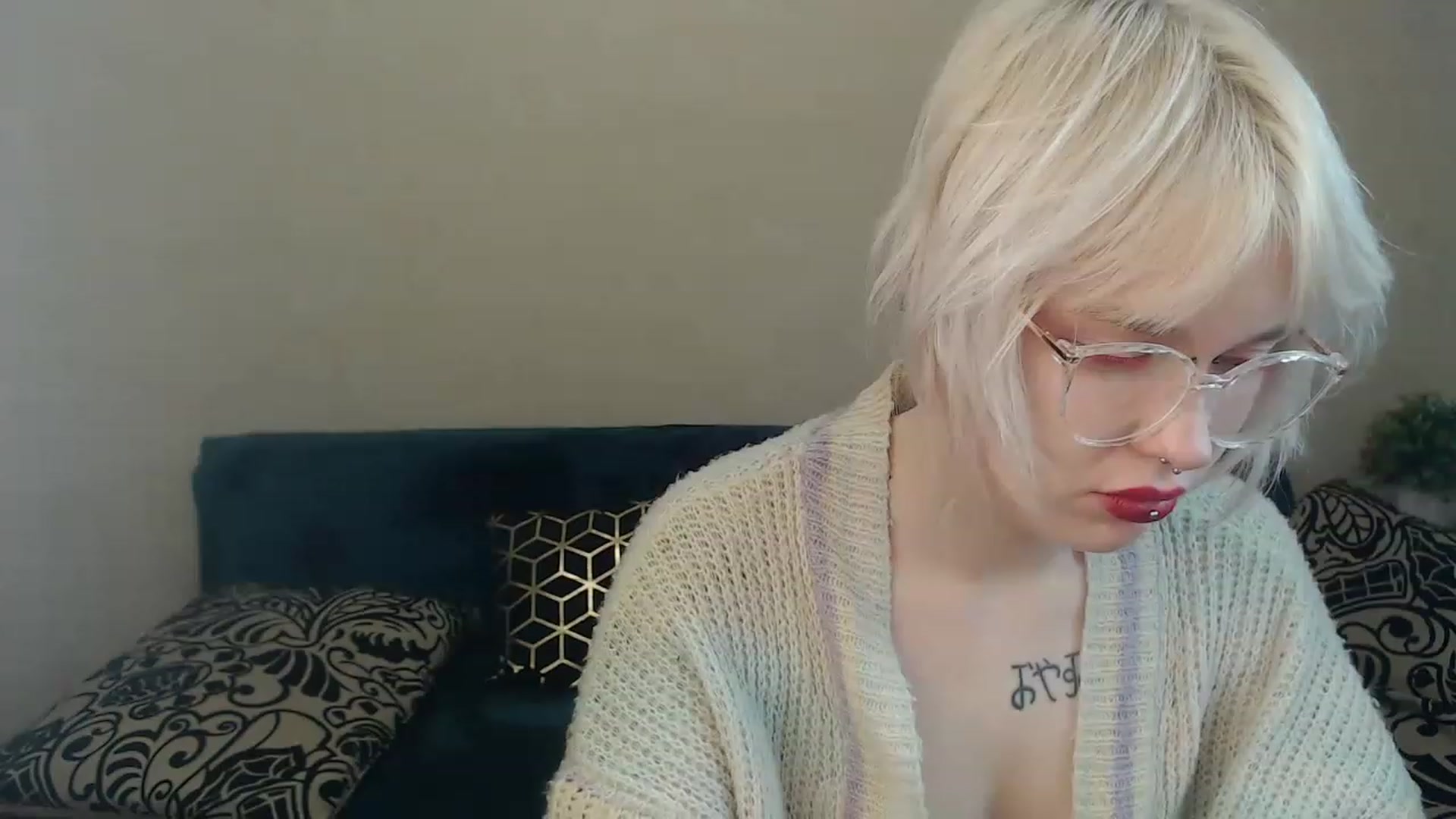 Gallery image thumbnail from Killinna's myfreecams stream on, 12/11/2022, 18:16 image 5 of 20