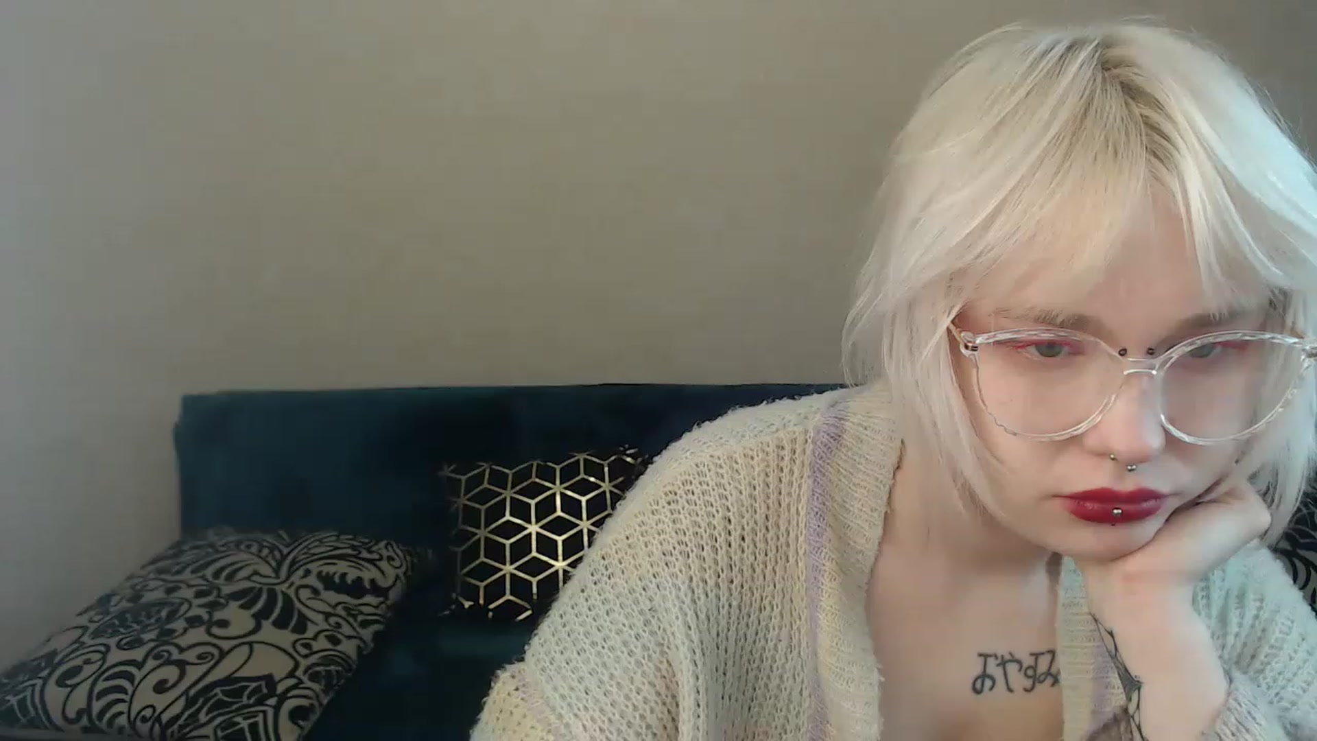 Gallery image thumbnail from Killinna's myfreecams stream on, 12/11/2022, 18:16 image 4 of 20