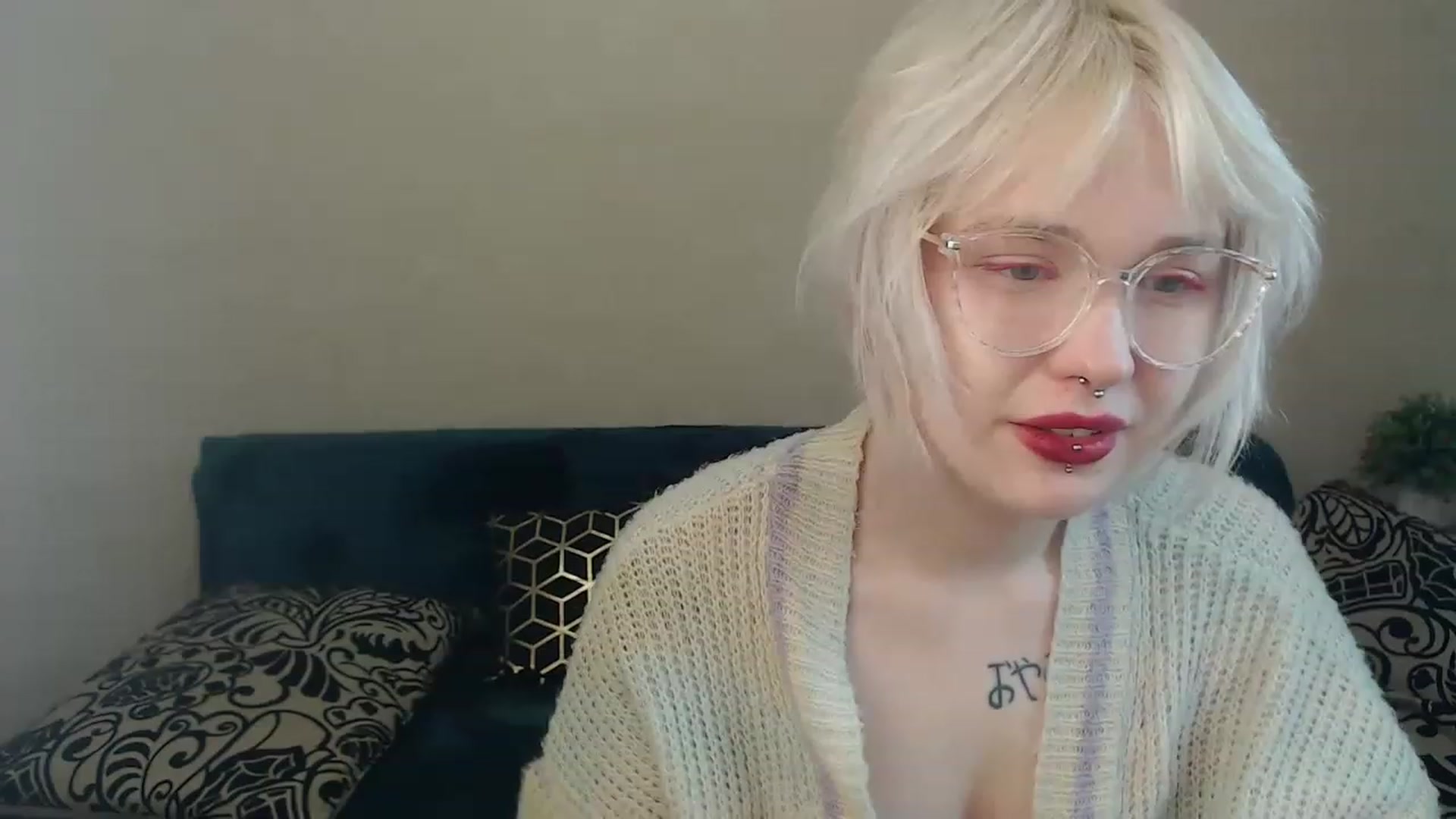 Gallery image thumbnail from Killinna's myfreecams stream on, 12/11/2022, 18:16 image 3 of 20