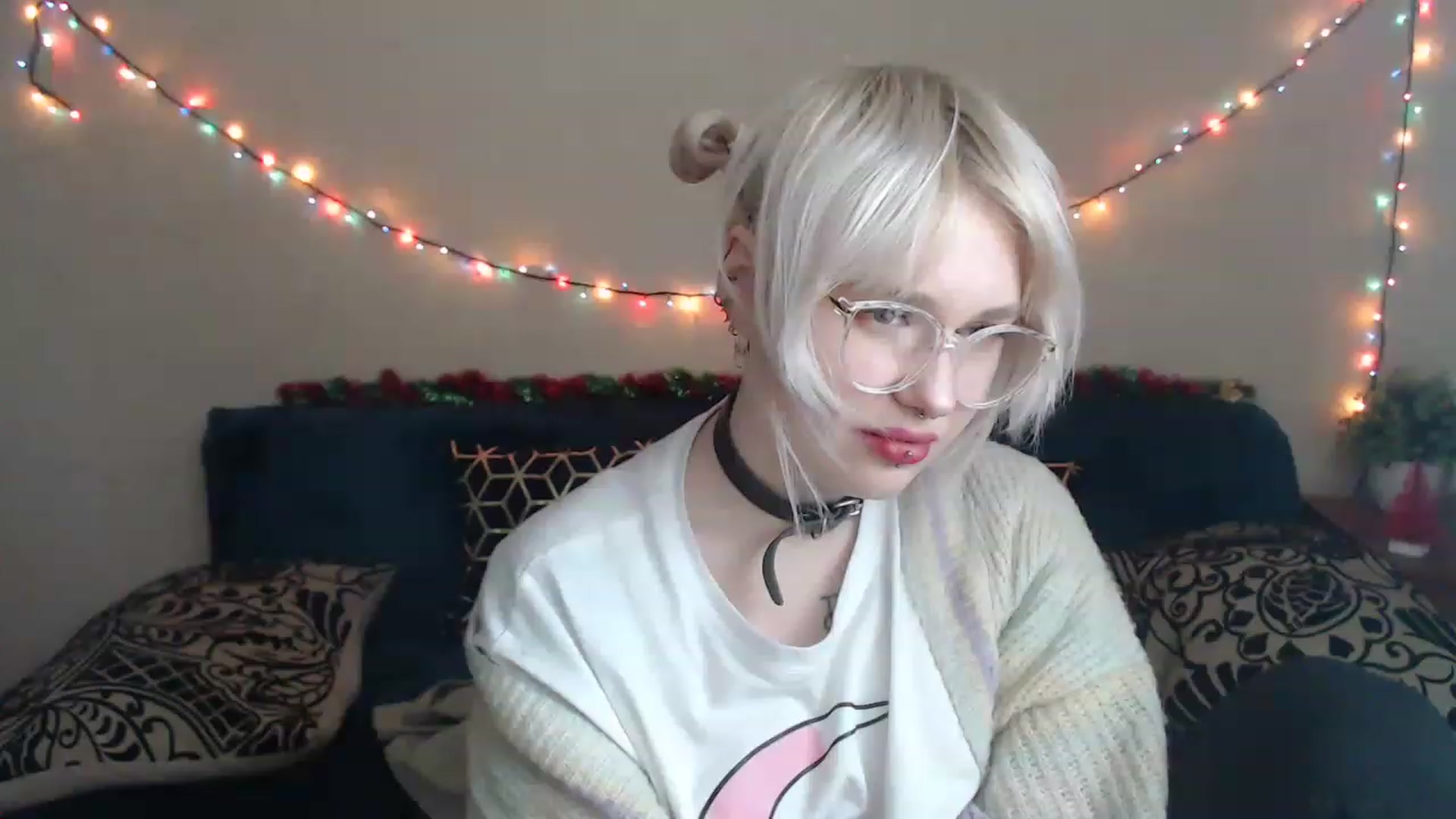 Gallery image thumbnail from Killinna's myfreecams stream on, 12/15/2022, 16:37 image 19 of 20