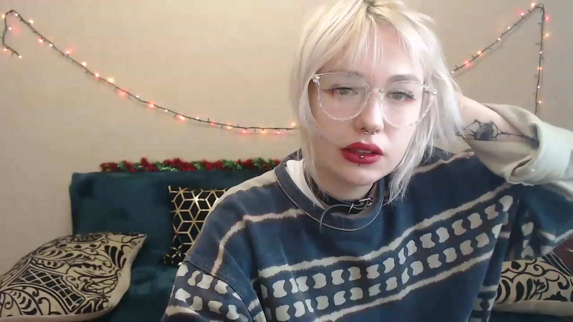 Gallery image thumbnail from Killinna's myfreecams stream on, 12/15/2022, 16:37 image 3 of 20