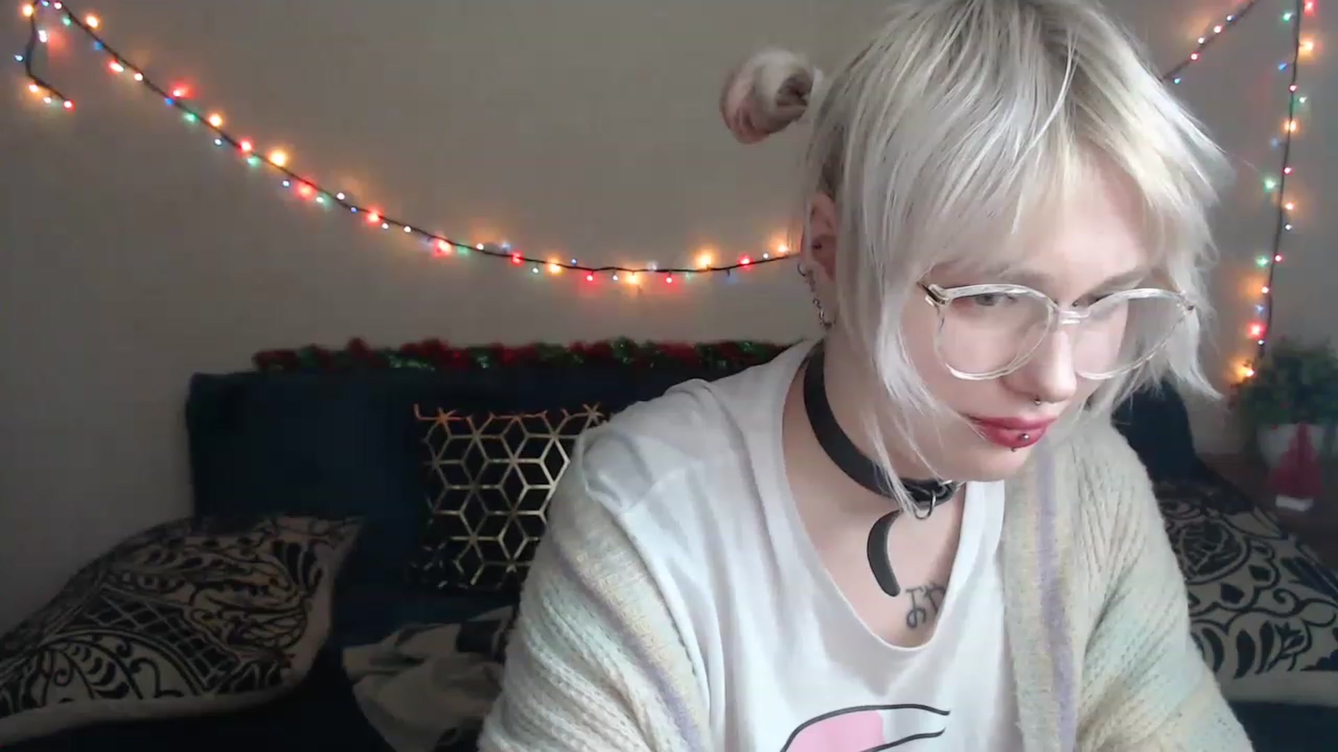 Gallery image thumbnail from Killinna's myfreecams stream on, 12/15/2022, 16:37 image 20 of 20