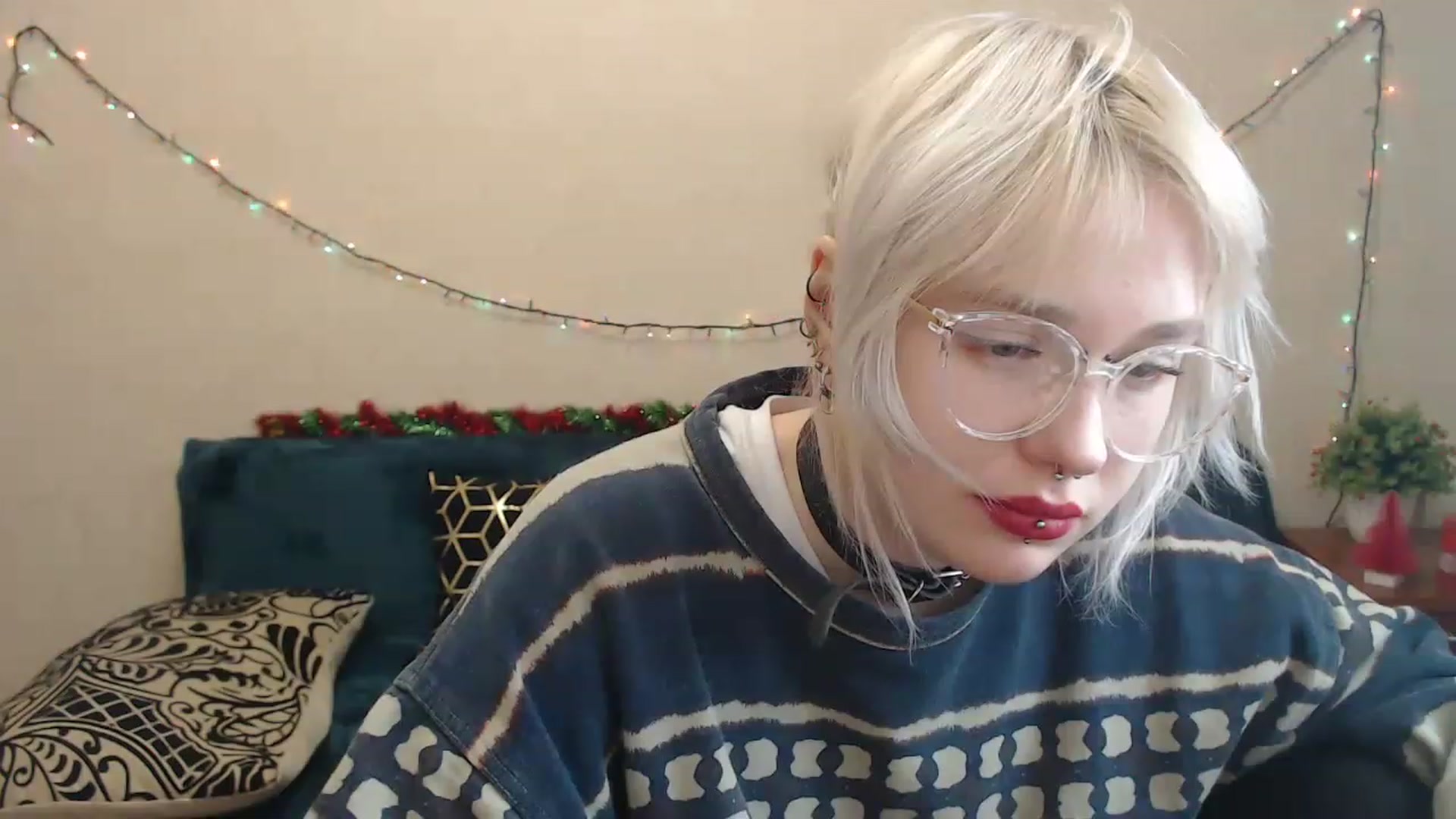 Gallery image thumbnail from Killinna's myfreecams stream on, 12/15/2022, 16:37 image 9 of 20