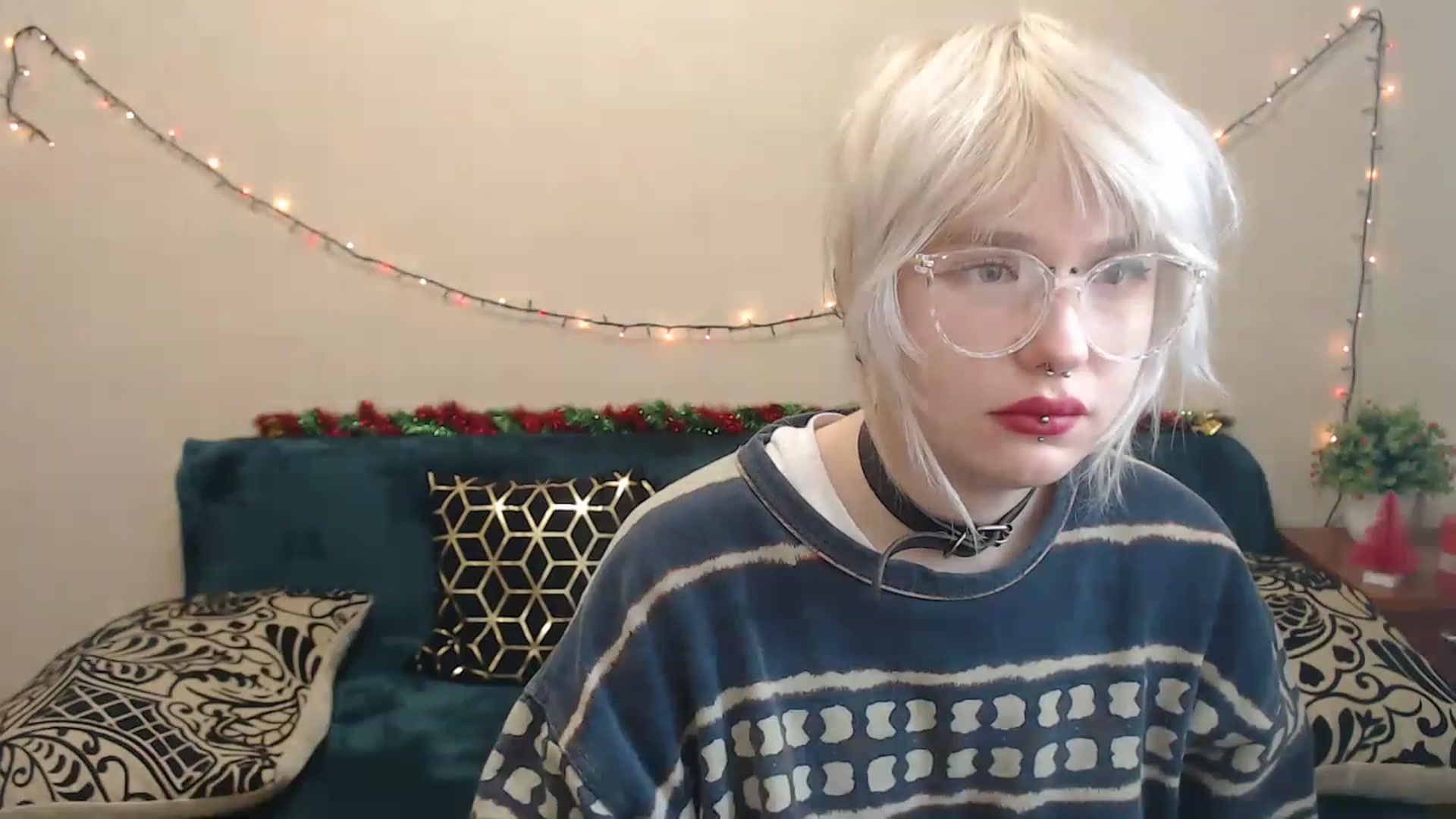 Gallery image thumbnail from Killinna's myfreecams stream on, 12/15/2022, 16:37 image 7 of 20