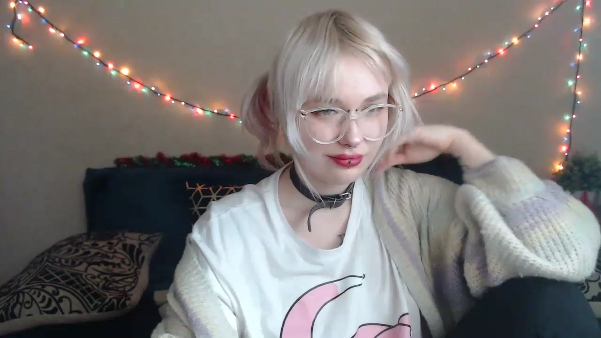 Gallery image thumbnail from Killinna's myfreecams stream on, 12/15/2022, 16:37 image 16 of 20