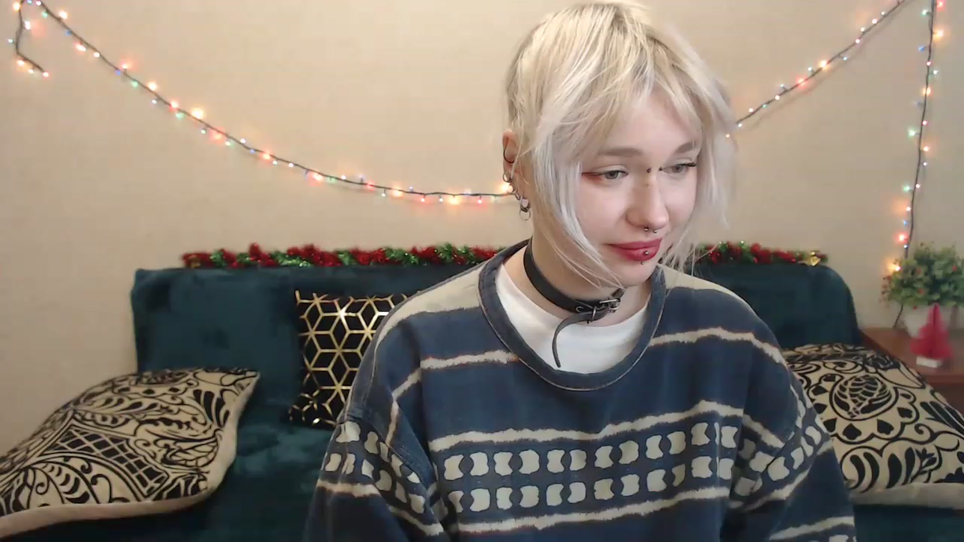 Gallery image thumbnail from Killinna's myfreecams stream on, 12/15/2022, 18:01 image 7 of 20